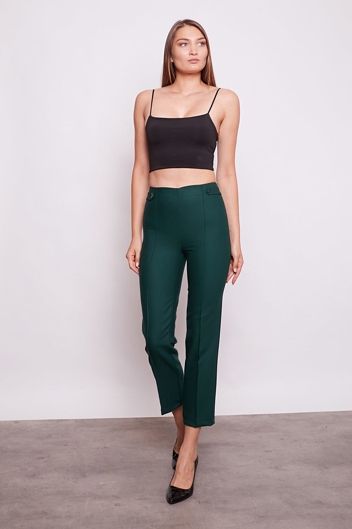 	Kadın Yüksek Bel Önü Dikişli Beli Apoletli Düğmeli Boru Paça Kumaş Pantolon -Zümrüt 