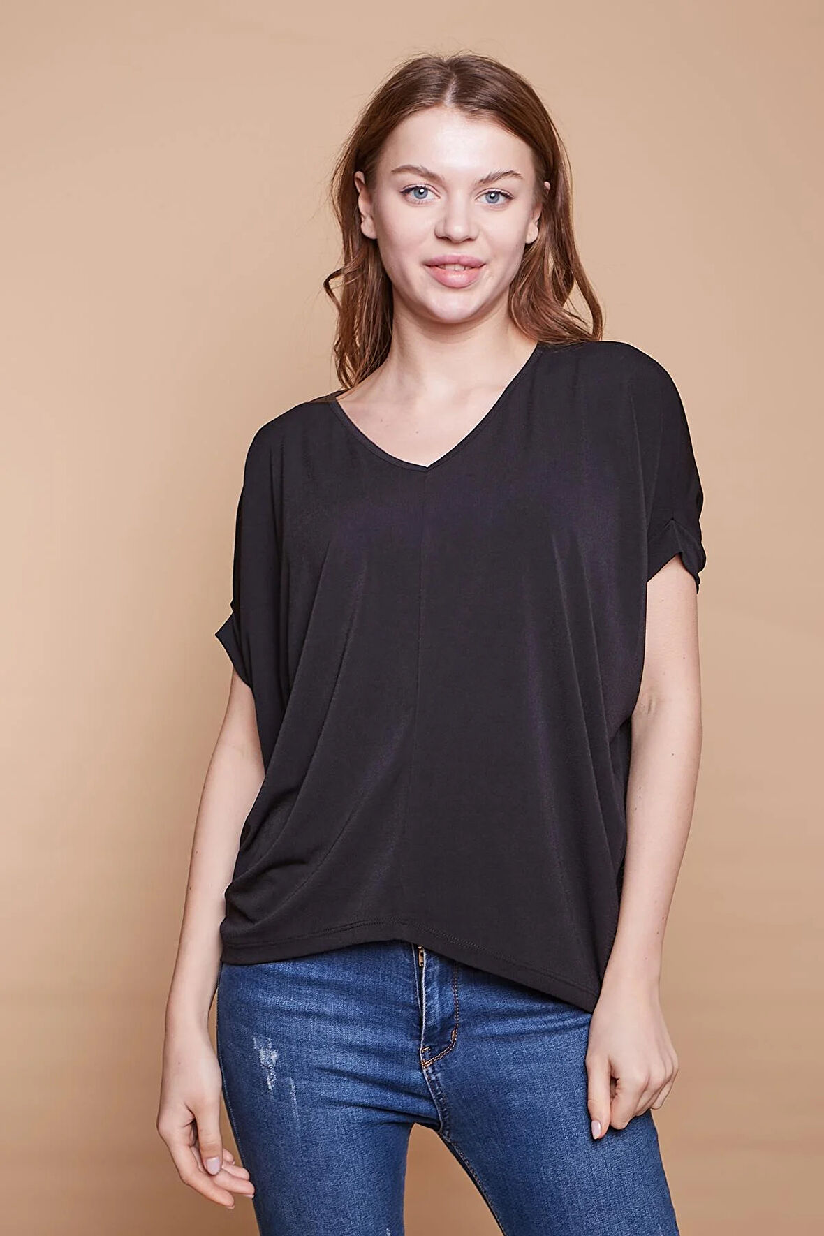 Likralı Krep V Yaka Kısa Kol Asimetrik Oversize Rahat Kesim Bluz-Siyah