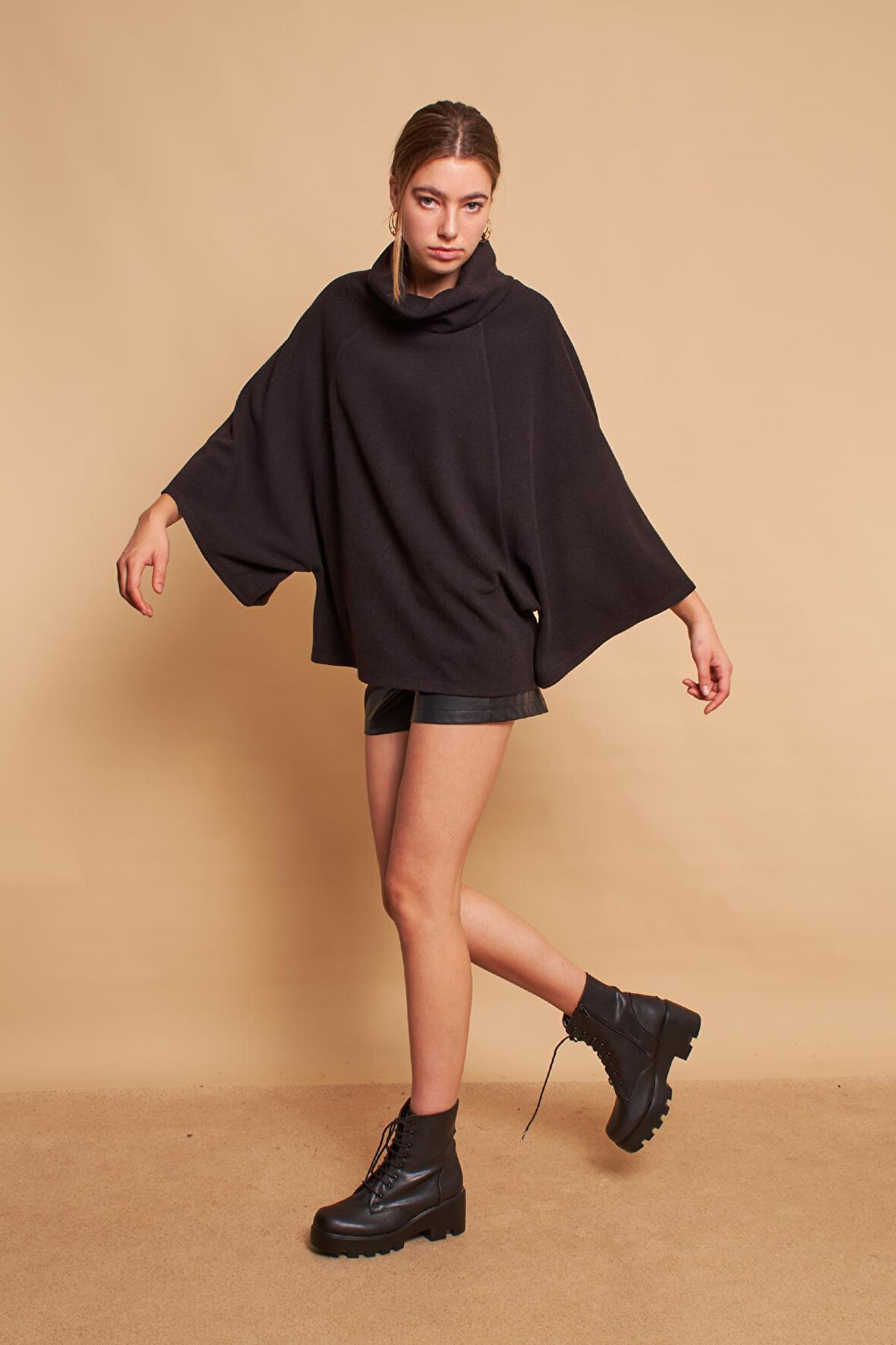 Degaje Yaka Balıkçı Yarasa Model Rahat Kesim Oversize Triko Bluz-Siyah