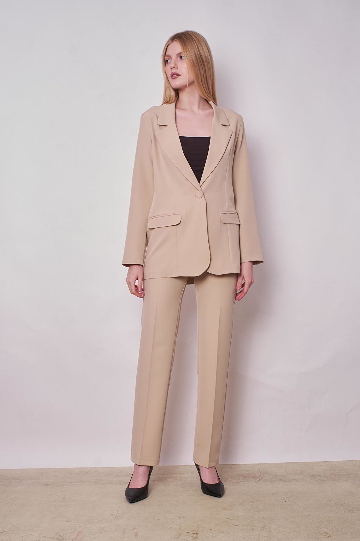 Kadın Yakalı Cep Kapaklı Uzun Kol Hafif Likralı Kumaş Oversize Blazer Ceket(Pantolonu Jument 40075)-Taş