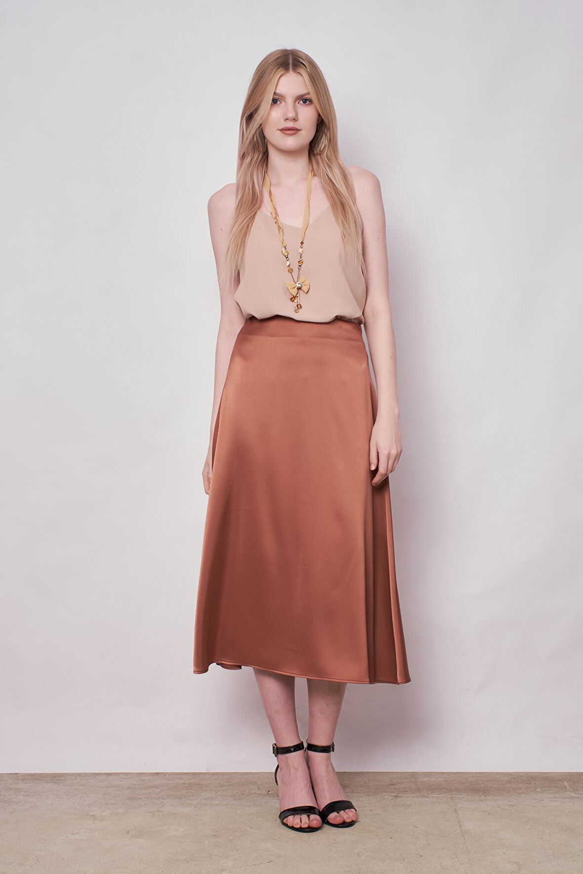 Kadın Likrasız Saten Kumaş Yüksek Bel Çan Etek-Camel