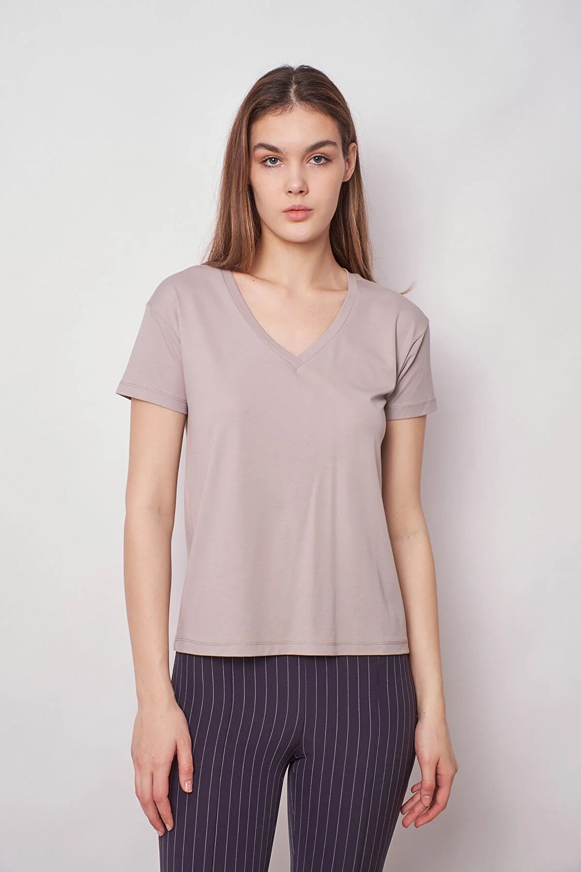 Kadın V Yaka Kısa Kol Likralı Kumaş Şık T-shirt Bluz-Gri