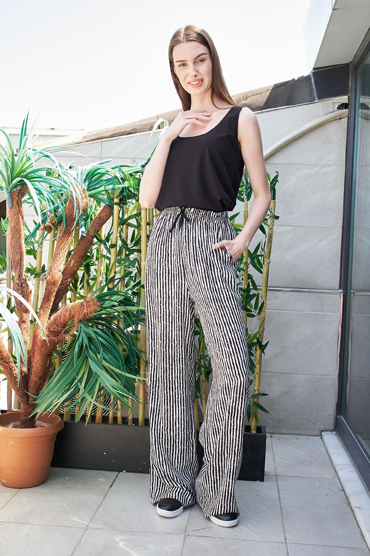 Baharlık Kumaş Desenli Vual Bol Kesim Pantolon-Siyah Çizgi