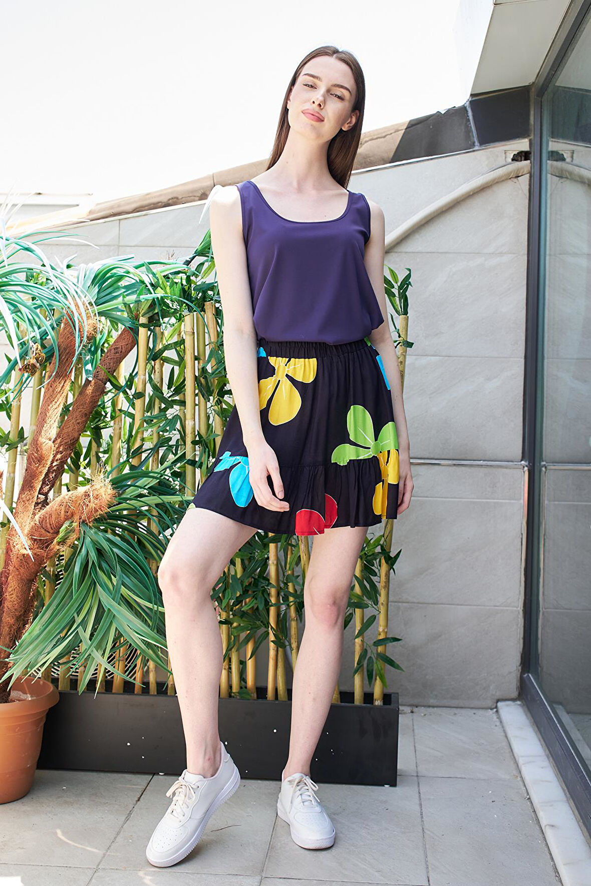 Kadın Vual Desenli Yüksek Bel Fırfırlı Mini Etek -Lacivert Çiçek 