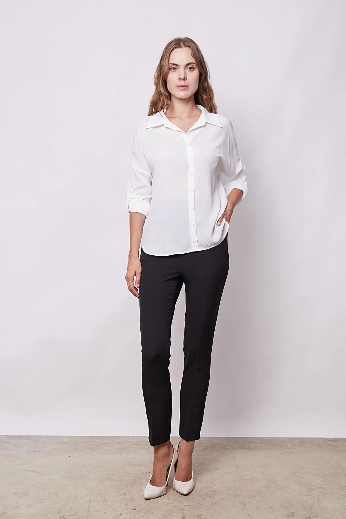 Likrasız Şık Kumaş Yakalı Sırt Dekolteli Uzun Kol Apoletli Gömlek-Krem