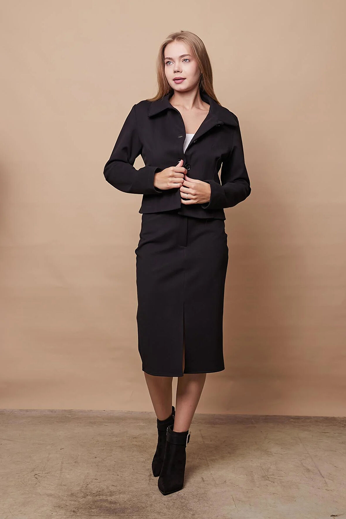 Kadın Likralı Kaşe Kumaş Yüksek Bel Alman Cepli Önden Yırtmaçlı Kalem Etek-Siyah 