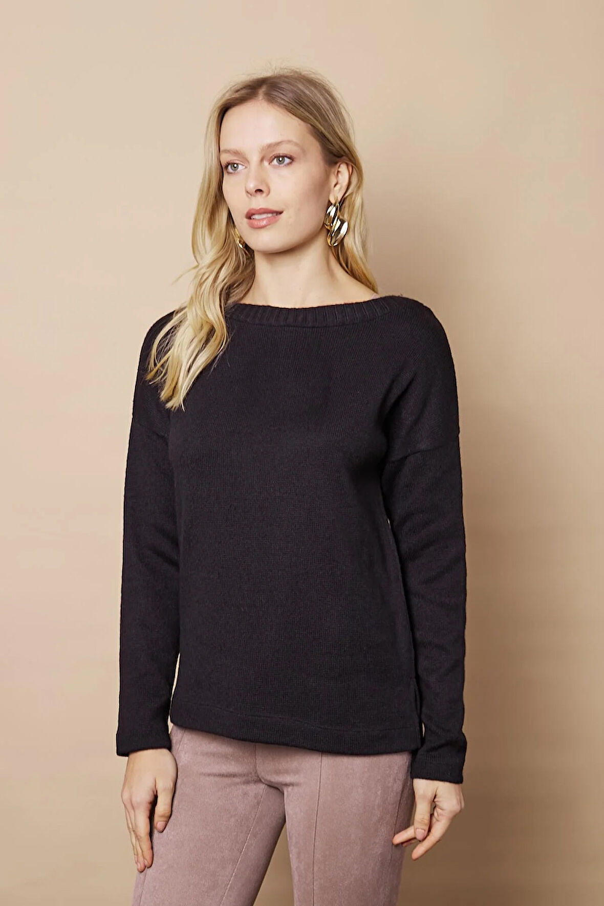 Kadın Hafif Esnek Trkio Kayık Yaka Düşük Omuzlu Uzun Kol Kazak Bluz-Siyah