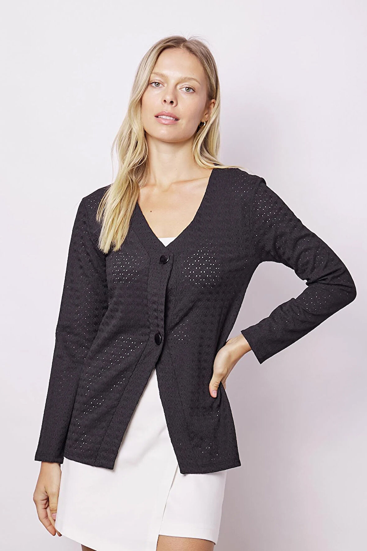 Kadın Delikli Dantel V Yaka Uzun Kol Hırka-Siyah