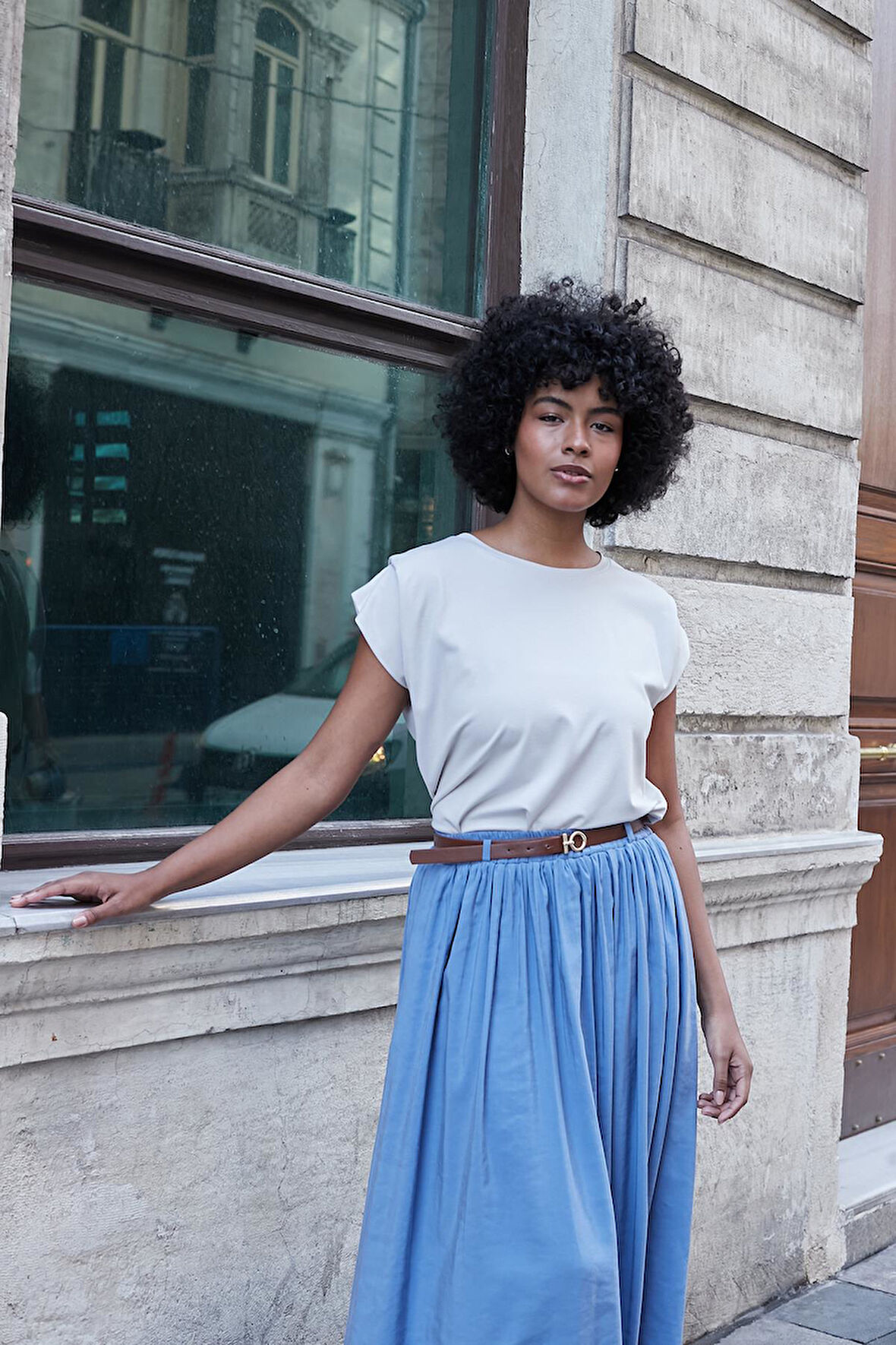 Kadın Geniş Sıfır Yaka Düşük Omuzlu Pileli Bluz-Taş