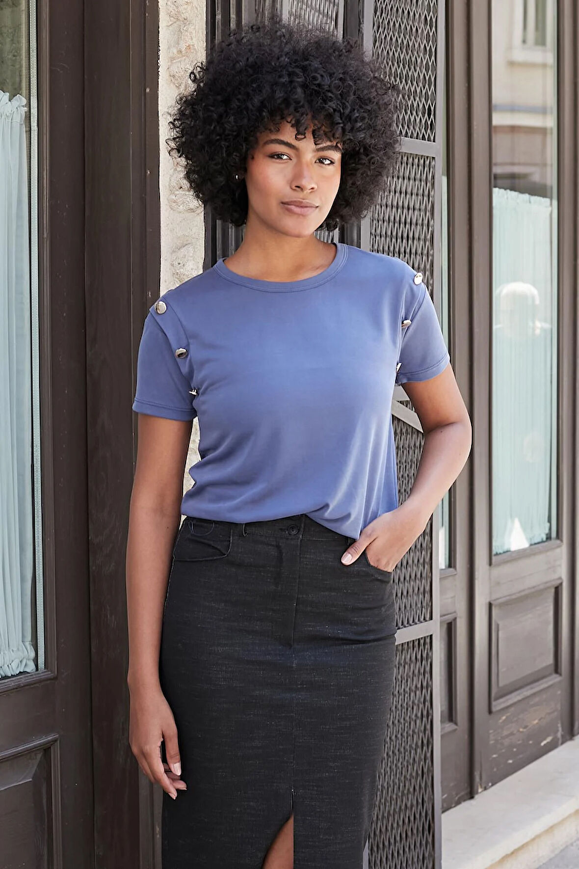 Kadın Kaliteli Modal Kumaş Sıfır Yaka Düğme Aksesuarlı Kısa Kol T-shirt Bluz-İndigo
