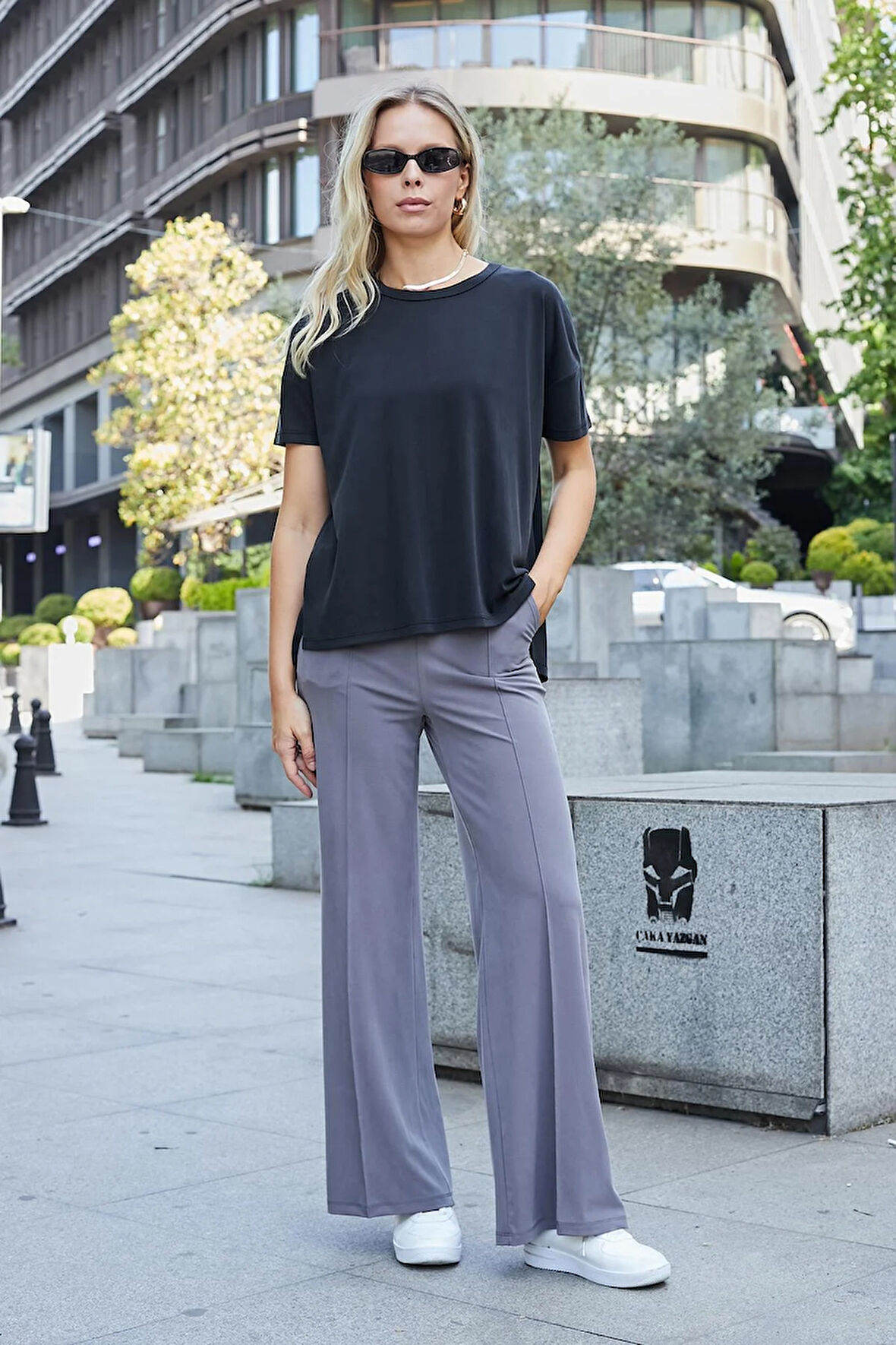 Kadın Modal Penye Geniş Sıfır Yaka Düşük Omuzlu Yanları Yırtmaçlı Bluz-Siyah