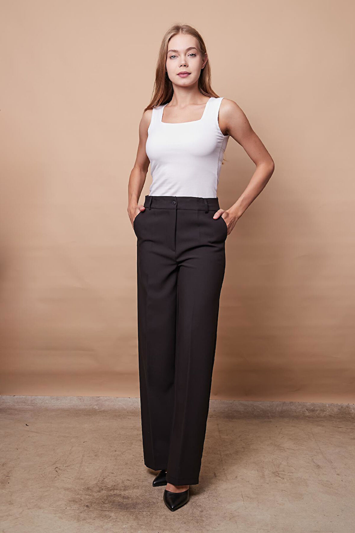 Kare Yaka Kolsuz Likralı Pamuklu Kumaş Body-Beyaz