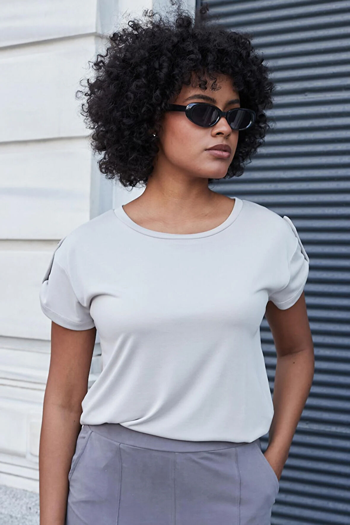 Kadın Modal Penye Geniş Sıfır Yaka Düşük Omuzlu Apoletli Kısa Kol T-shirt Bluz-Taş