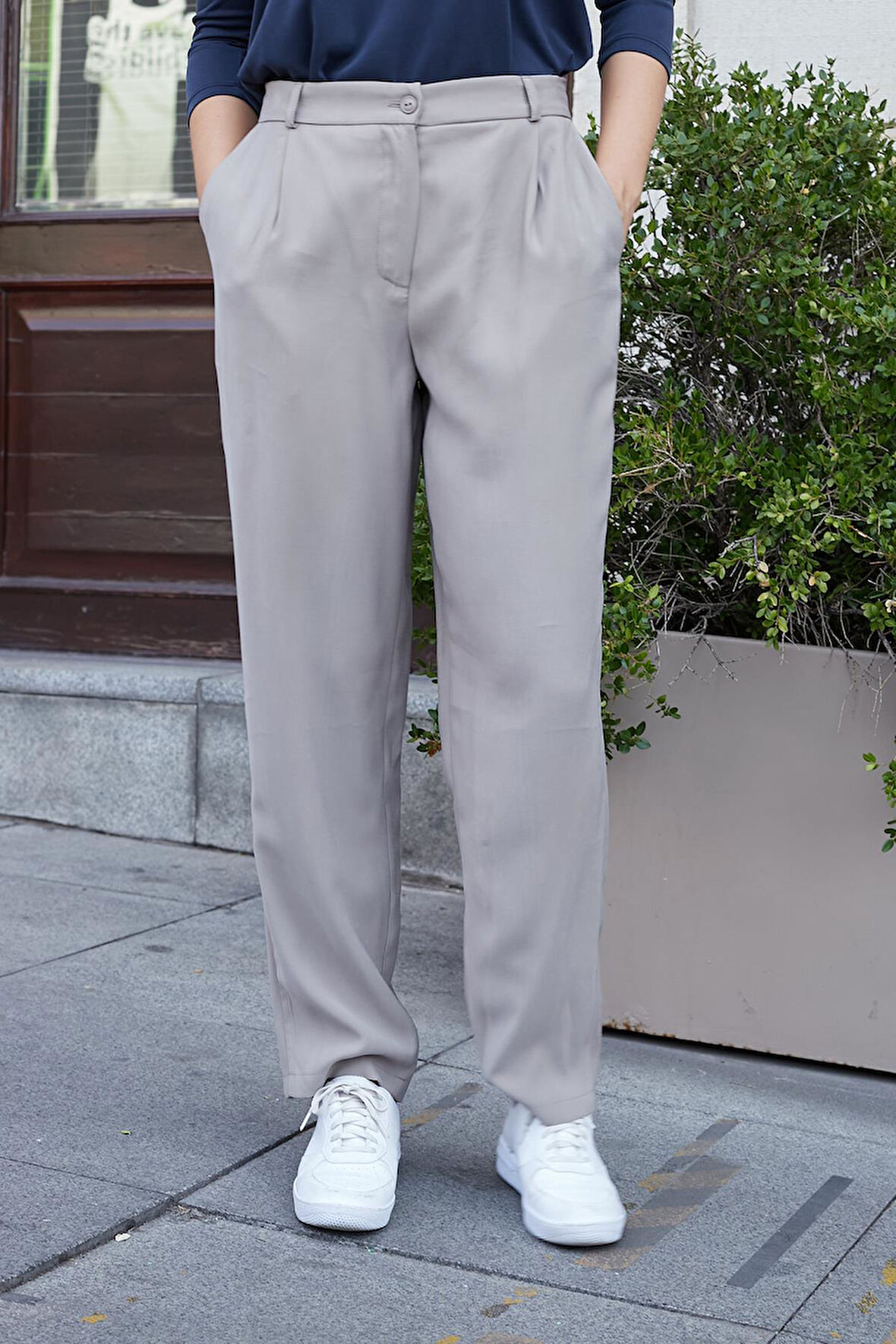 Kadın İpeksi Modal Kumaş Yüksek Bel Yan Cepli Boru Paça Rahat Kesim Şık Ofis Pantolon-Vizon