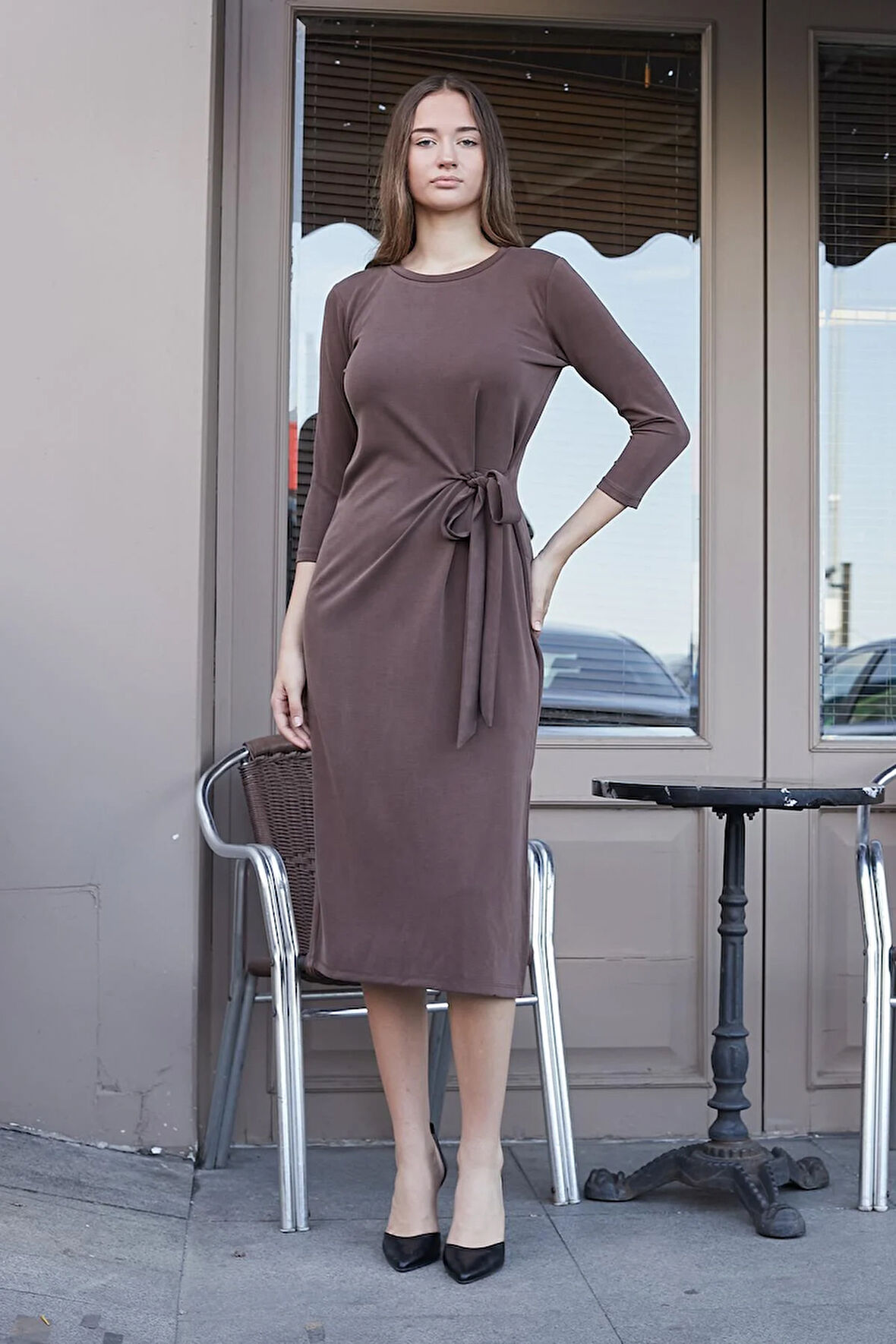 Kadın Esnek Modal Scuba Kumaş Geniş Sıfır Yaka Önden Bağlamalı Truvakar Kol Diz Altı Uzun Elbise-Kahve