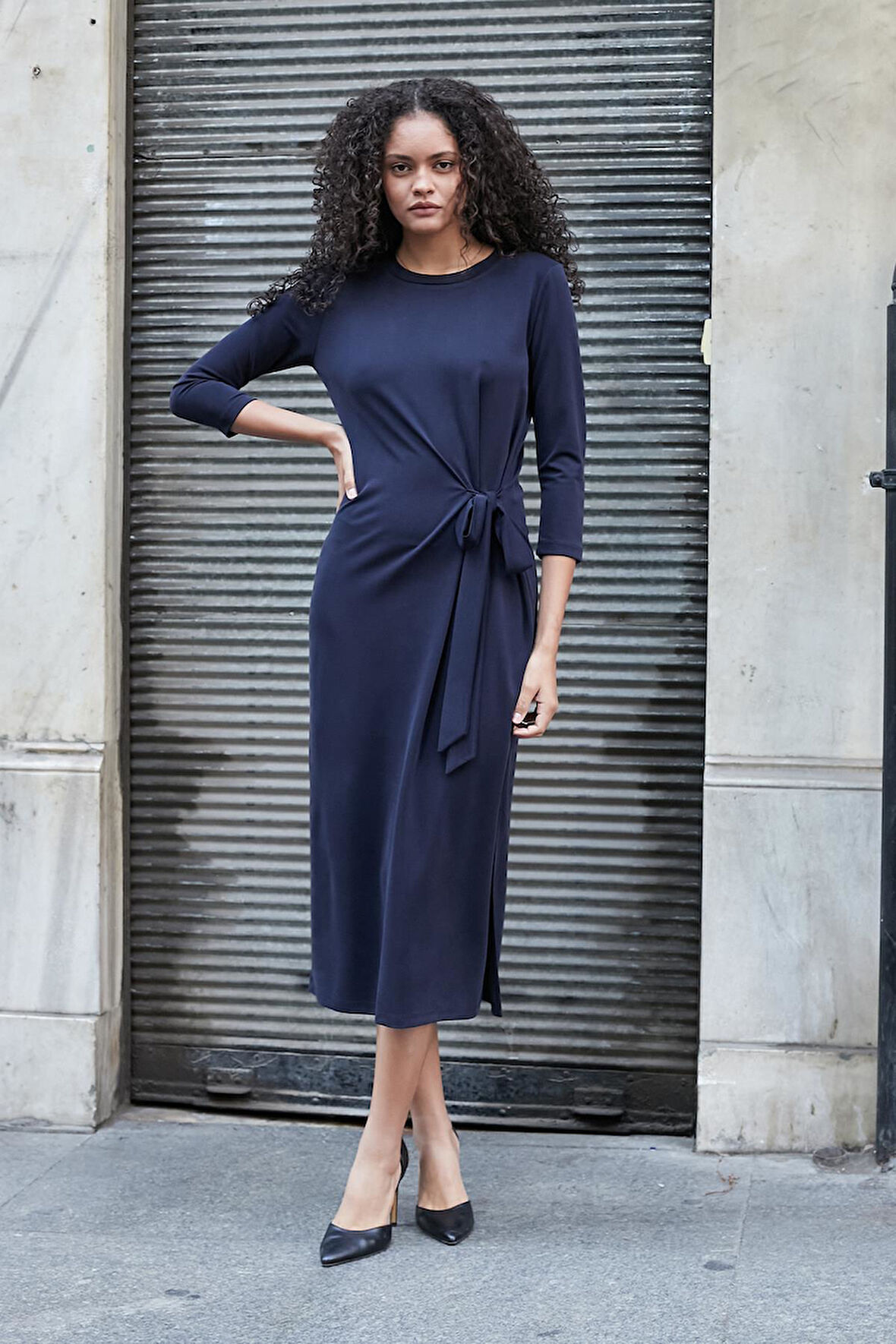 Kadın Esnek Modal Scuba Kumaş Geniş Sıfır Yaka Önden Bağlamalı Truvakar Kol Diz Altı Uzun Elbise-Lacivert 