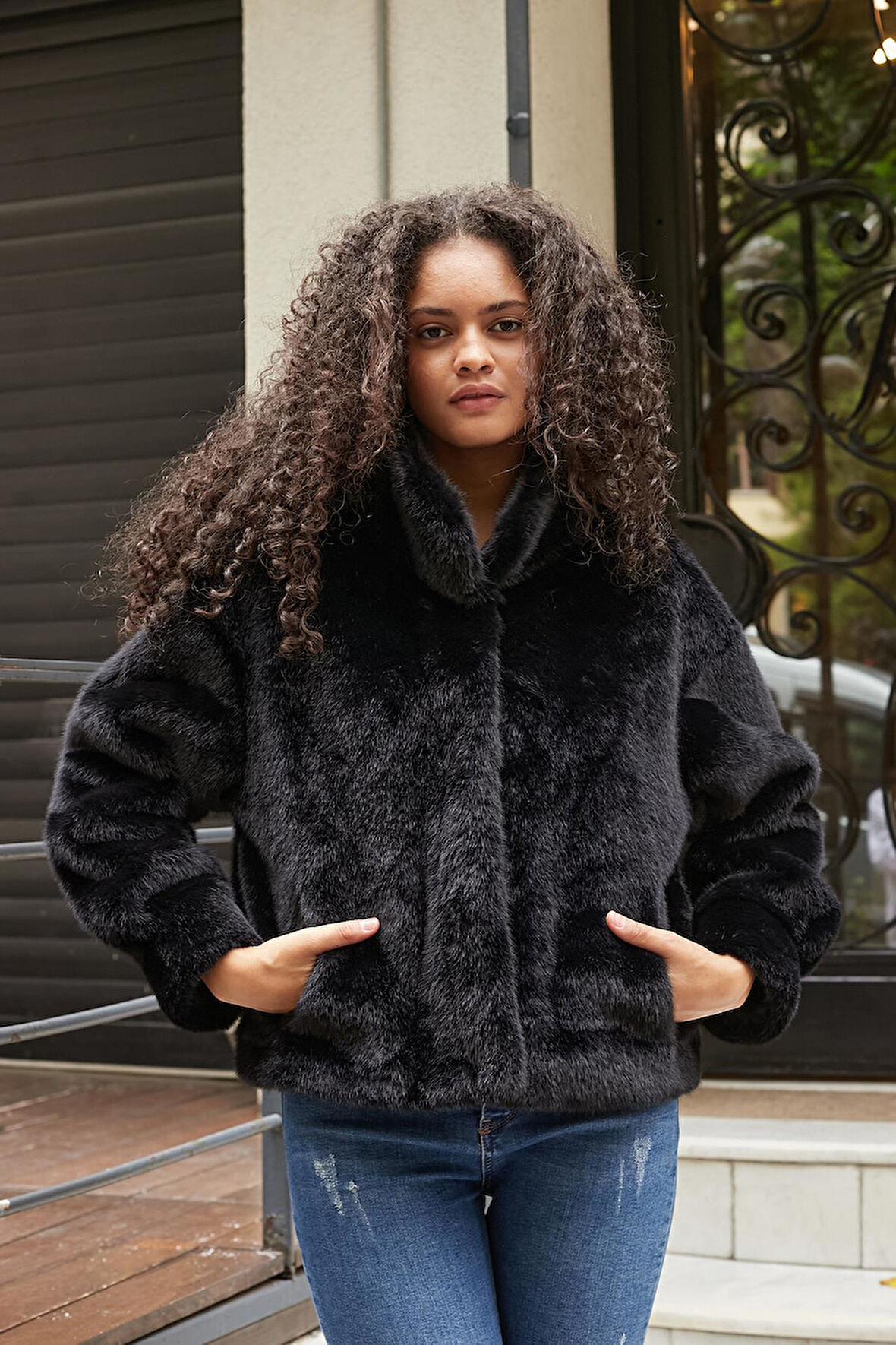 Kadın Kalın Kürk İç Kısmı Deri Astarlı Kaban-Siyah