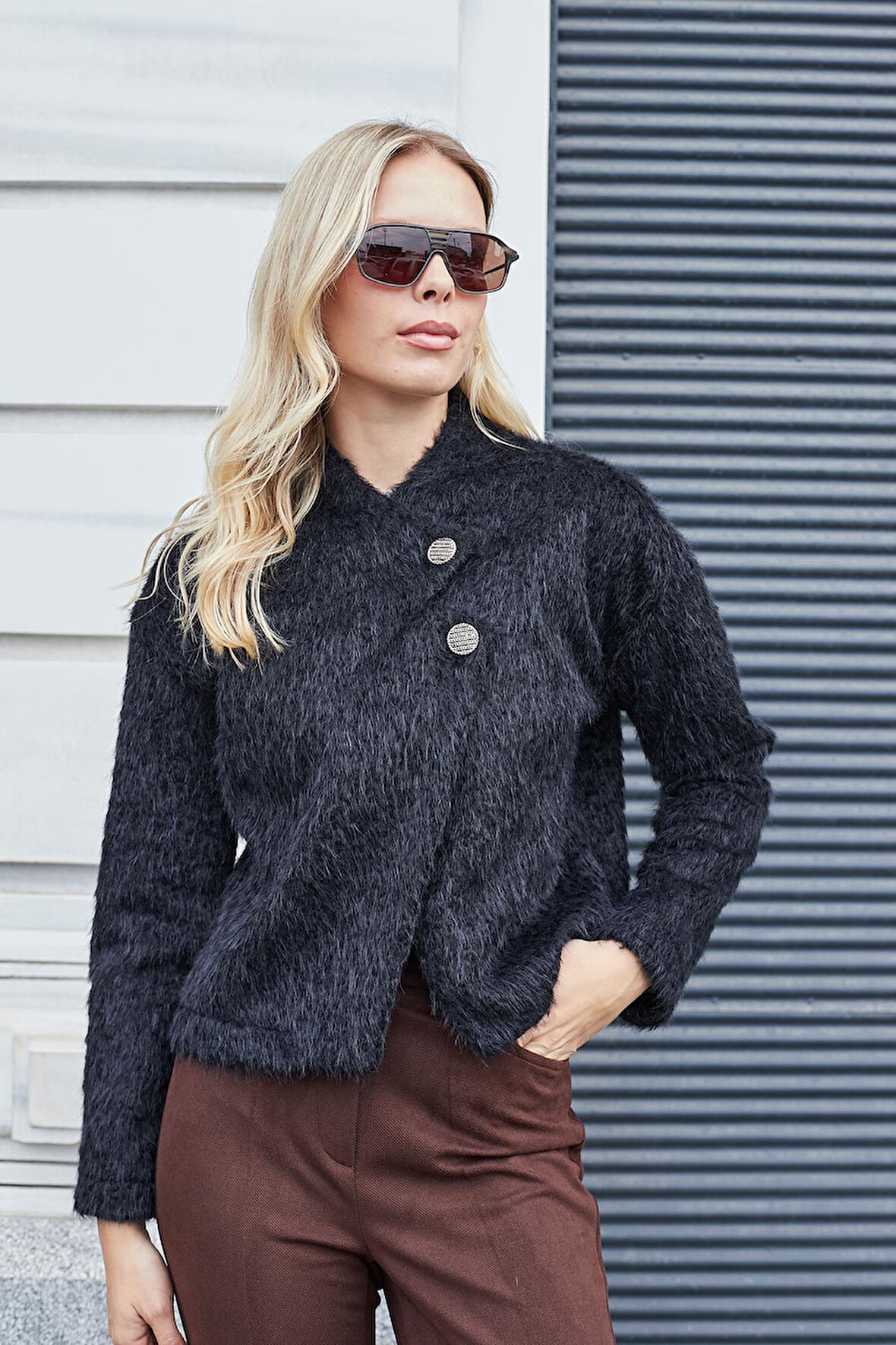 Kadın Kürk Kaşe Dik Yaka Kısa Kaban-Siyah 