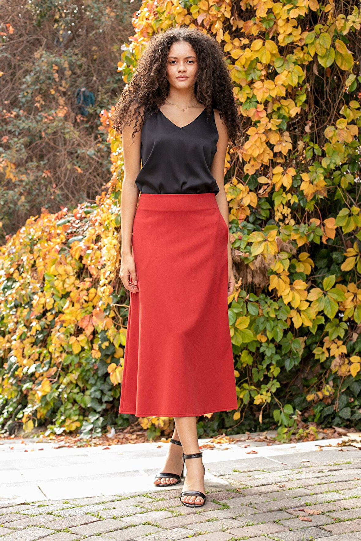 Kadın Yüksek Bel Cepli Şık Kumaş Midi Boy Diz Altı Kiloş Çan Etek-Kırmızı