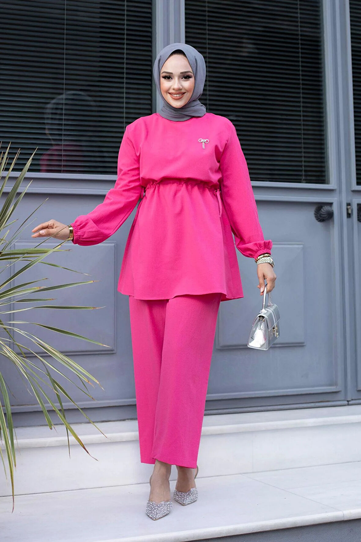 Bronş Detaylı Tesettür Fuşya Takım 