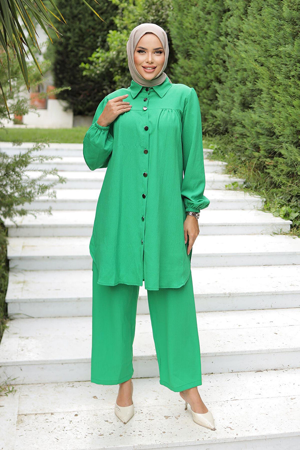 Büzgü Detaylı Tesettür Zümrüt Takım