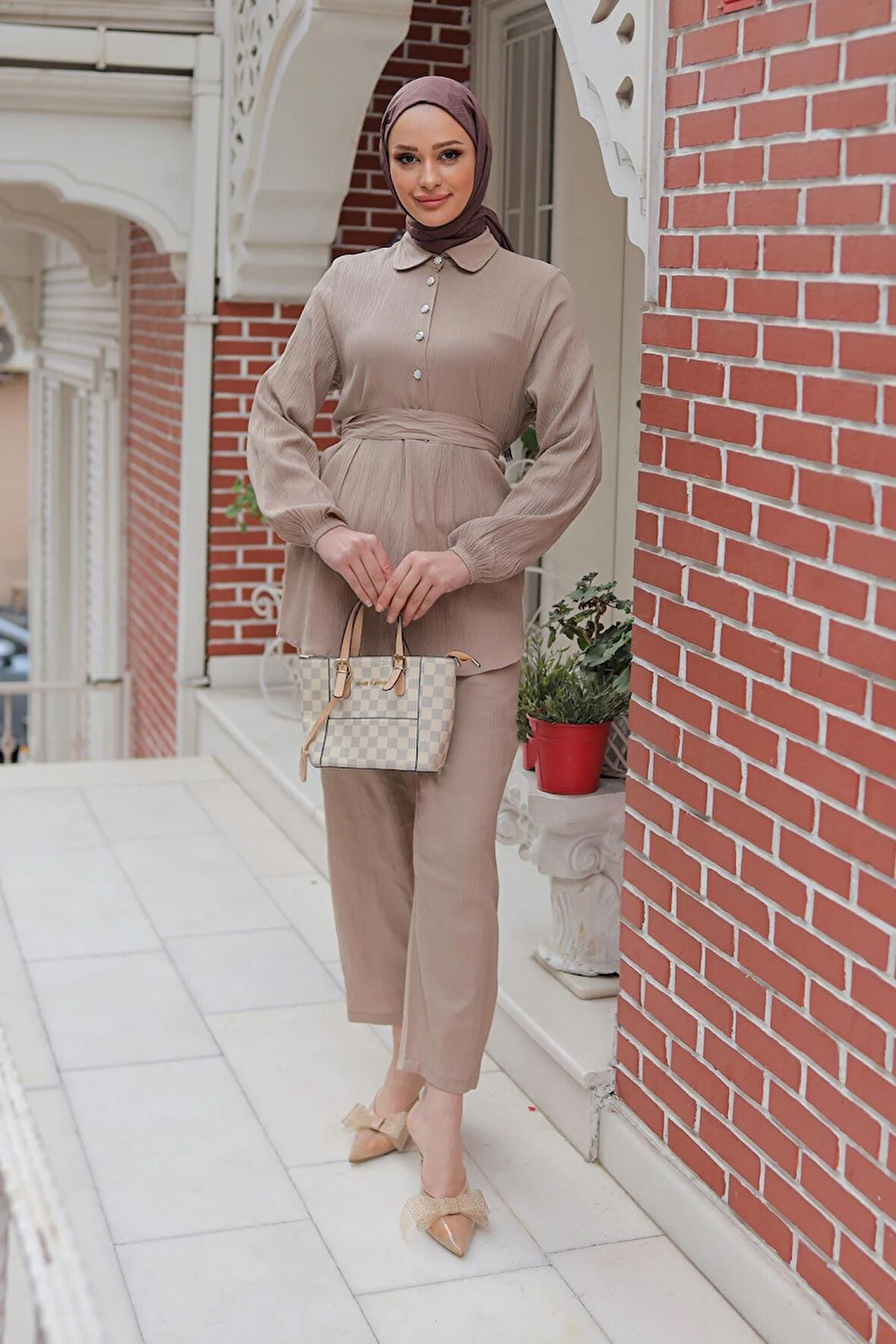 Taş Düğme Detaylı Takım Vizon