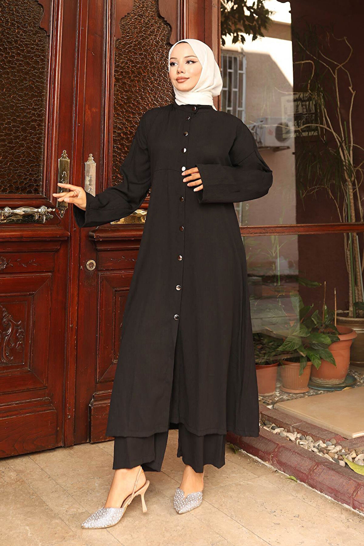 Yaka Detaylı Uzun Takım Siyah