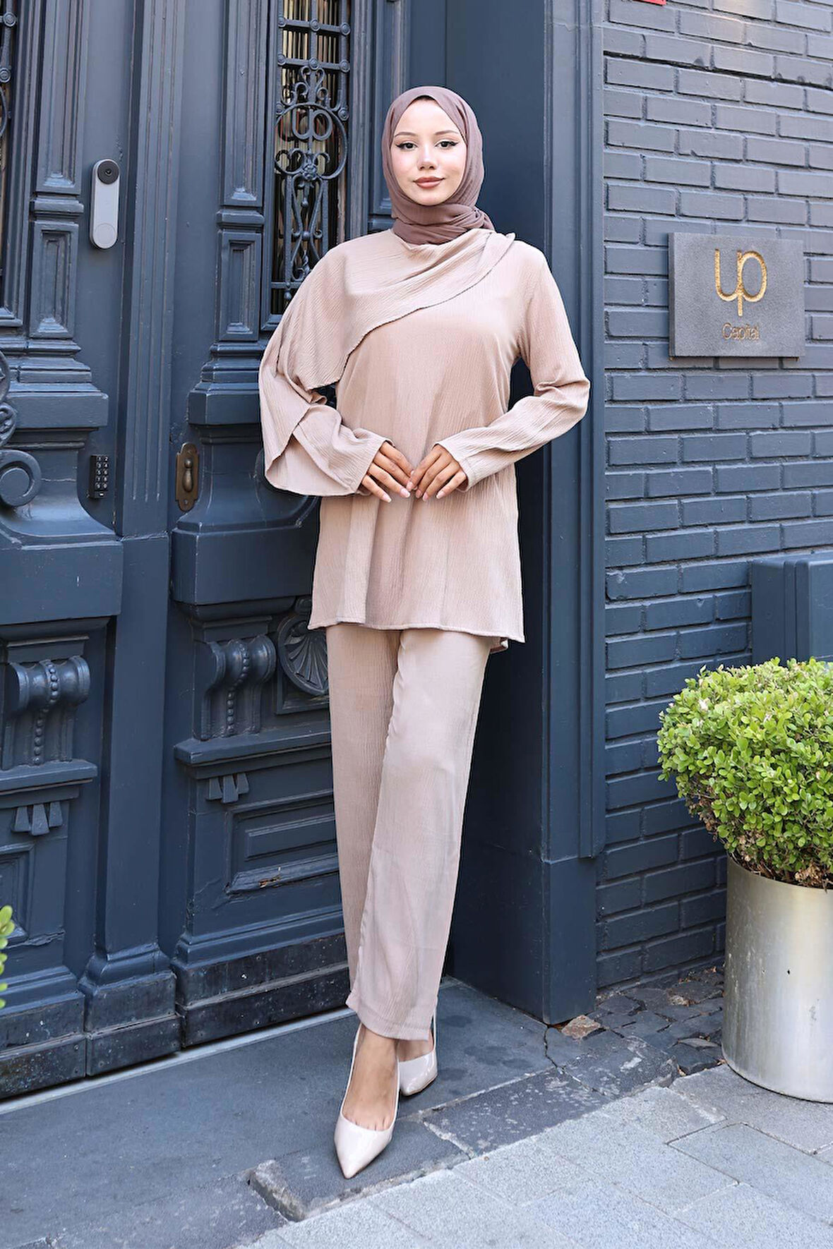 Pelerin Detaylı Takım Vizon