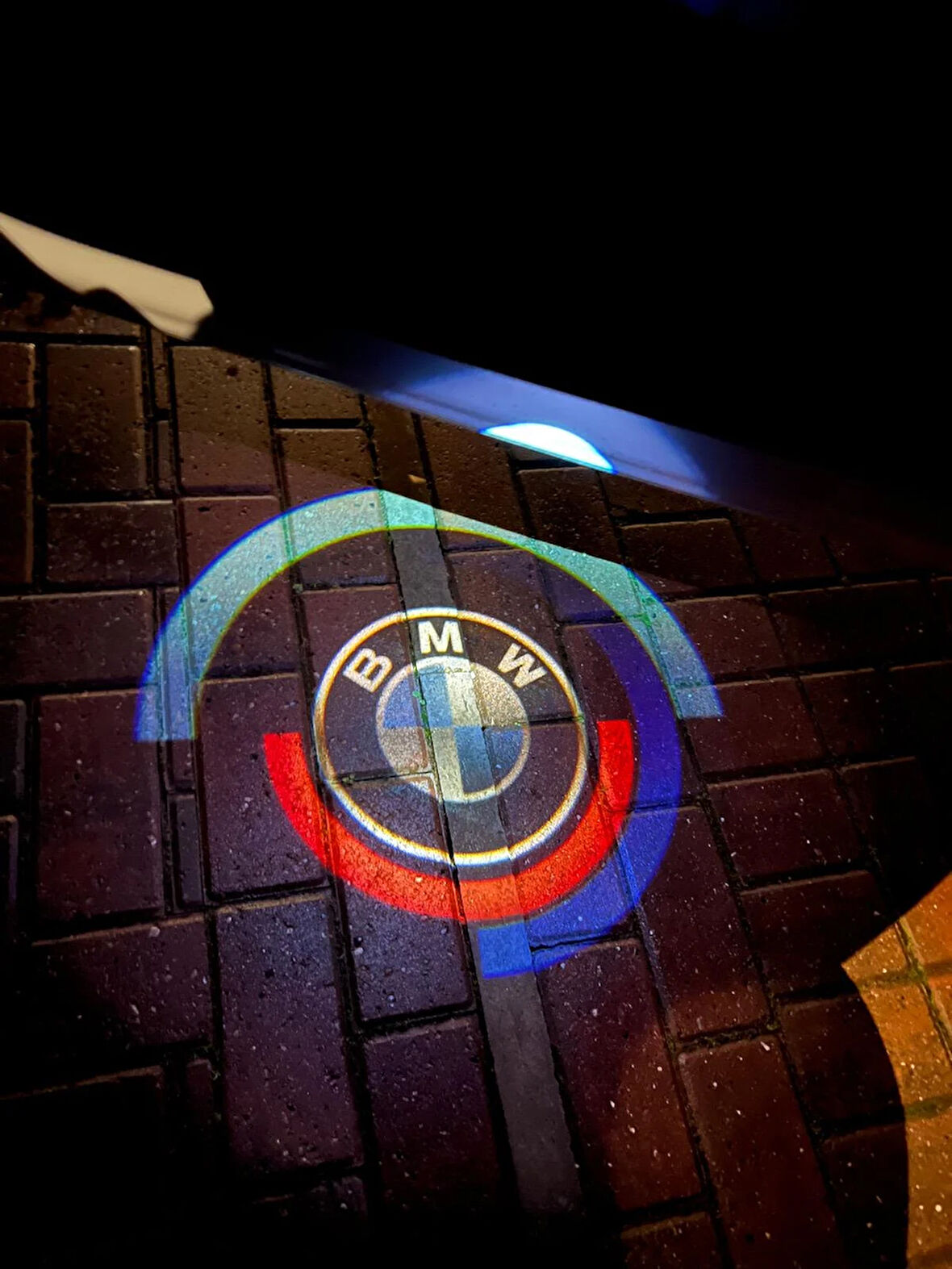 Bmw Araca Özel Kapı Altı Yeni Tip Logo 