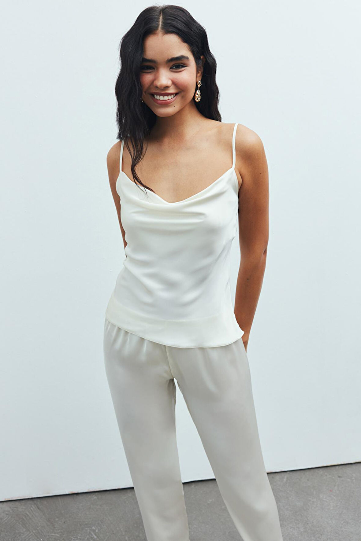 Brûleur Ekru Degaje Yaka Askılı Uzun Saten Pijama Takımı