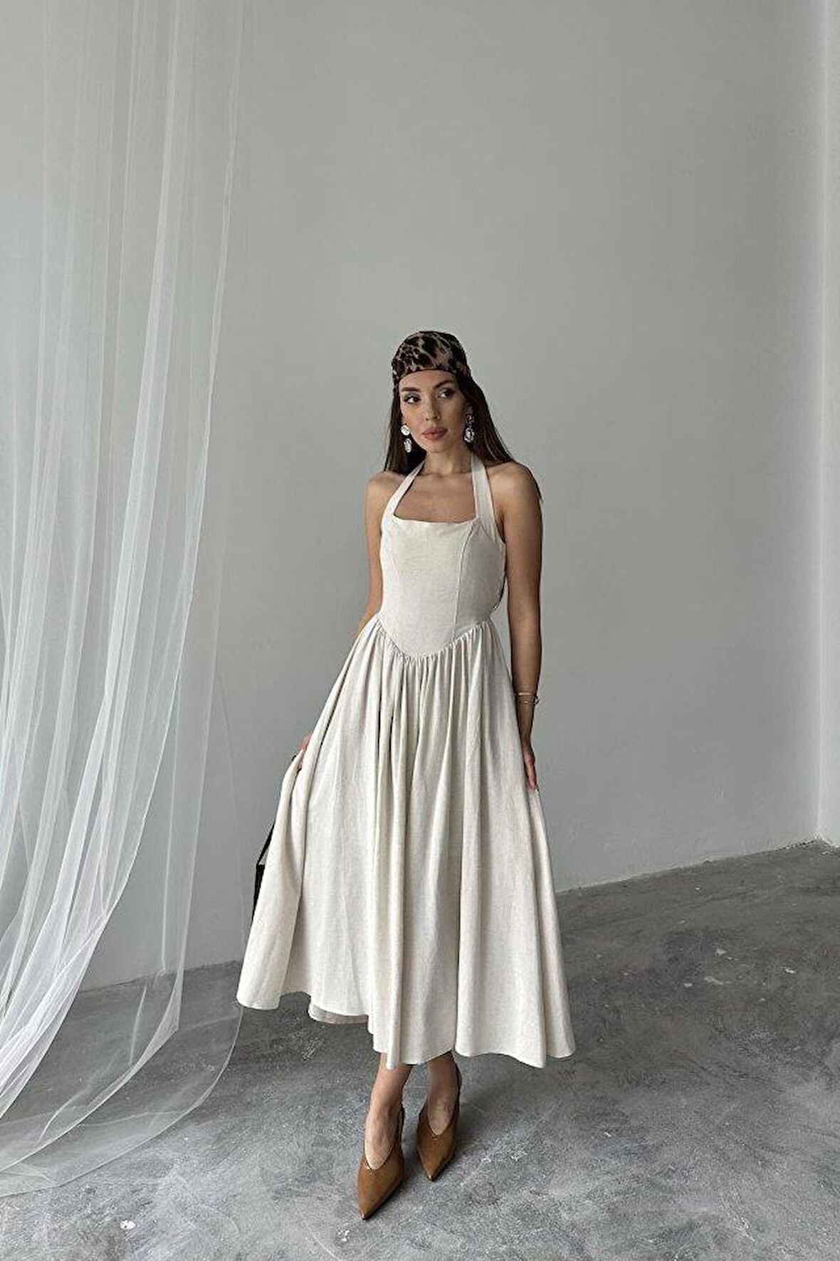 Bej Boyundan Bağlamalı Keten Elbise