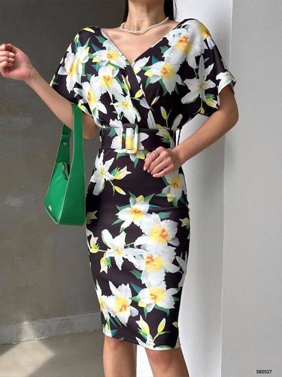Kadın Dalgıç Kumaş V Yaka çiçek Desenli Kuşaklı Kalem Elbise