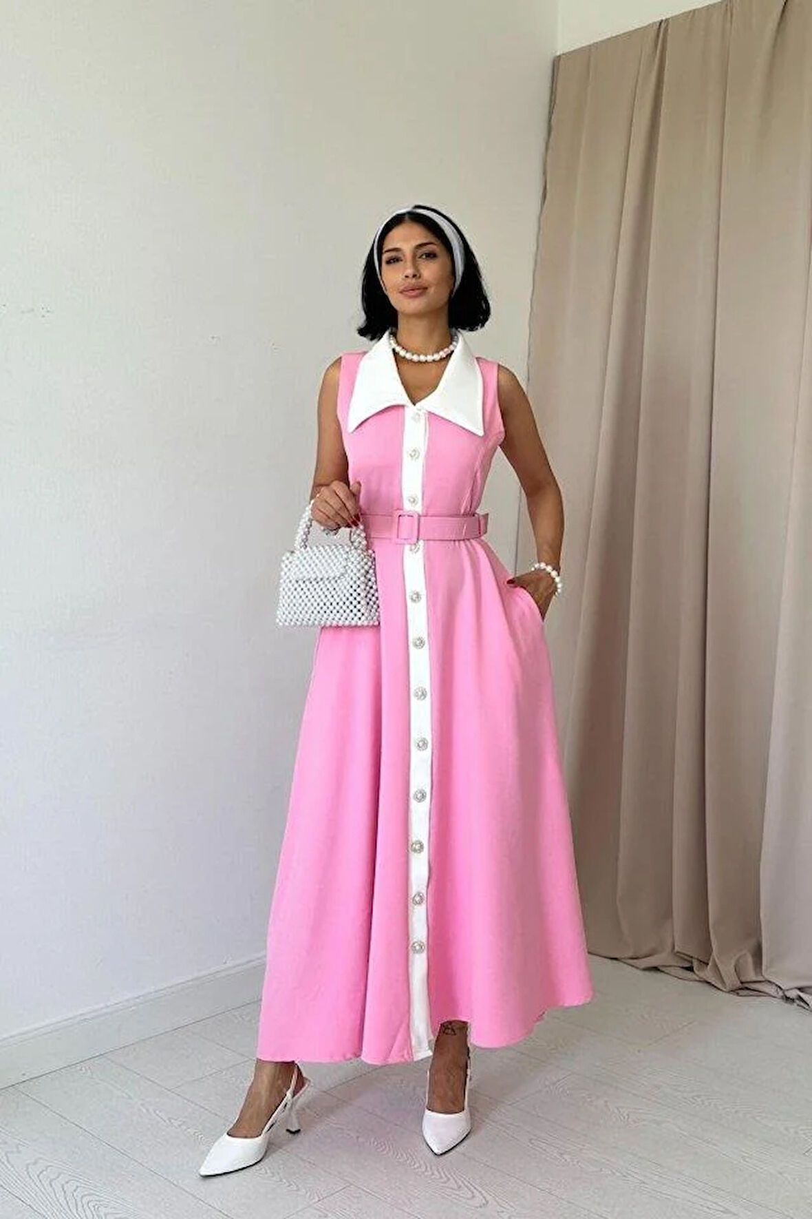 Pembe Geniş Yakalı Halter Kollu Elbise