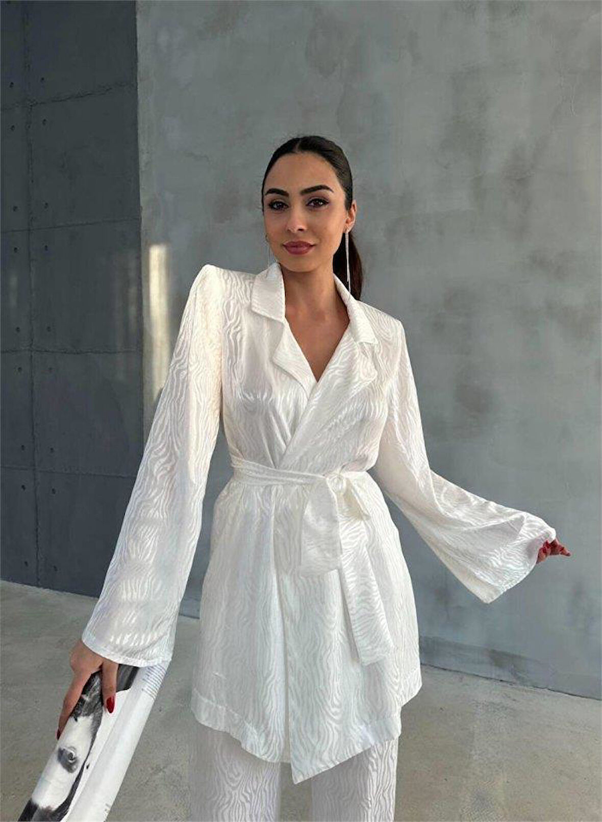 VİSKON JAKARLI BAĞLAMALI GÖMLEK - PANTOLON TAKIM - Beyaz