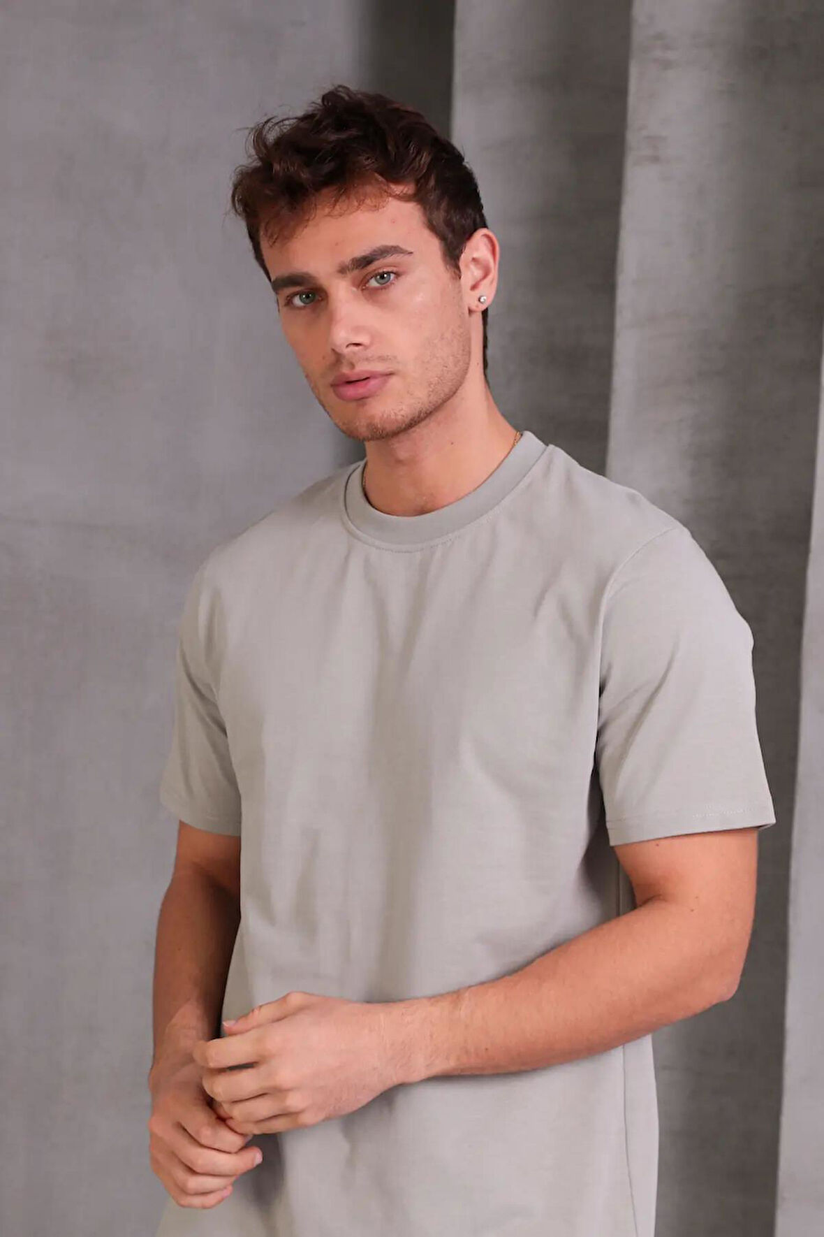 Erkek Relax Fit Bisiklet Yaka %100 Pamuk Rahat Kesim Basic Tişört