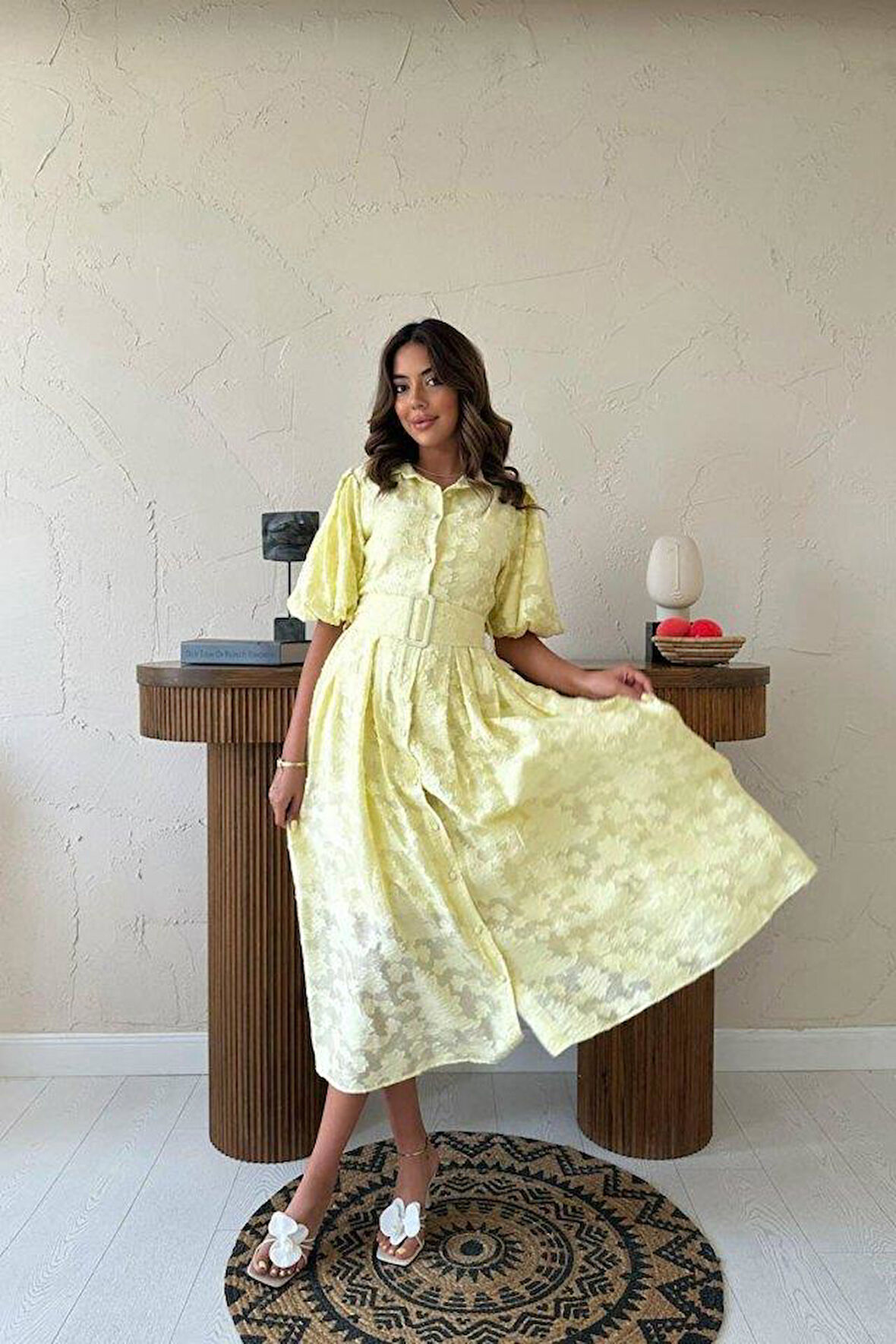 Sarı Kemerli Balon Kollu Elbise