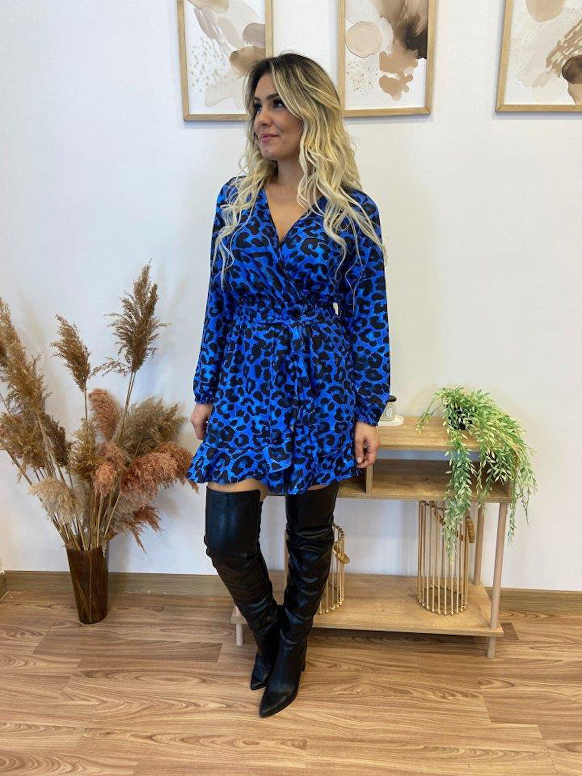 Kadın Uzun Kollu Kruvaze Yaka Belden Kuşaklı Leopar Desenli Dalgıç Elbise