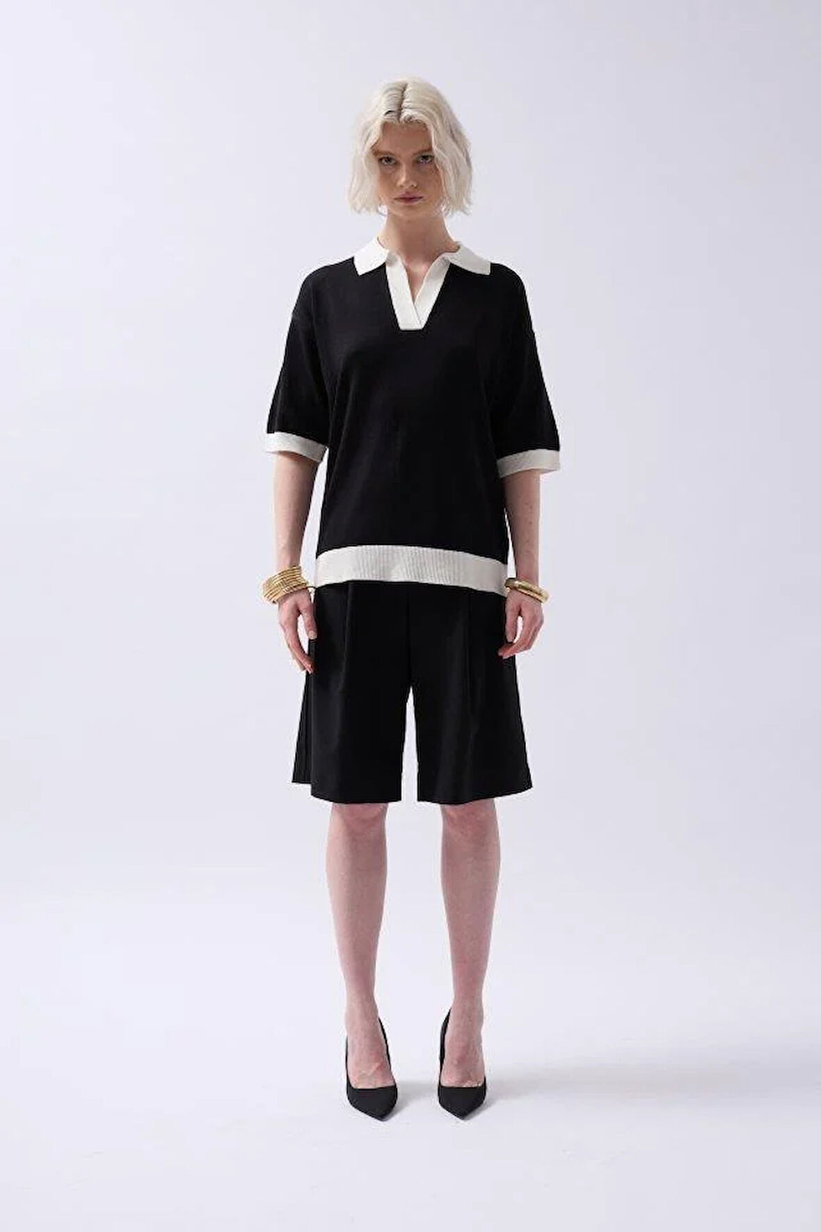 V Yaka Dokulu T-Shirt