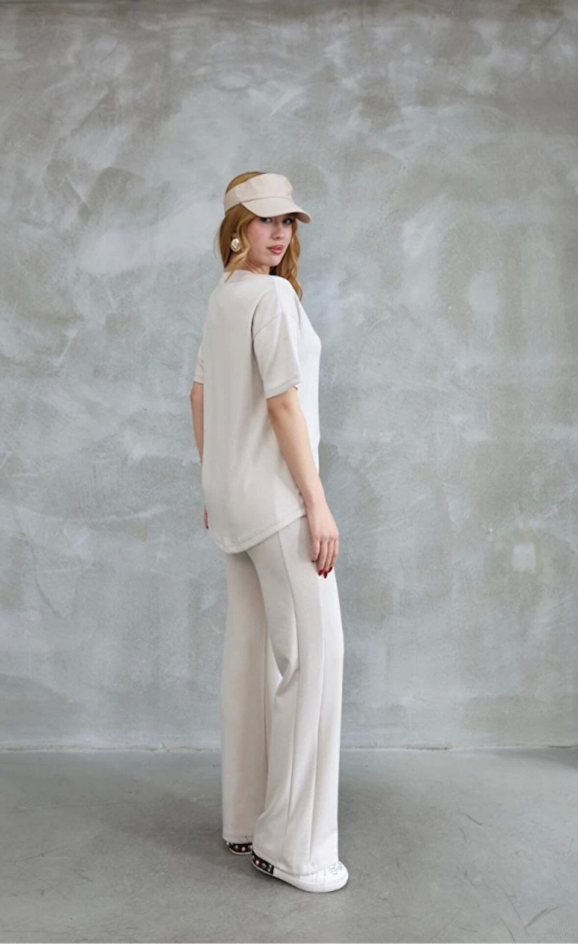 Osy Modal Yumuşak Dokulu Kumaş Bisiklet Yaka Taş Detaylı Kısa Kollu Takım - Kırık Beyaz