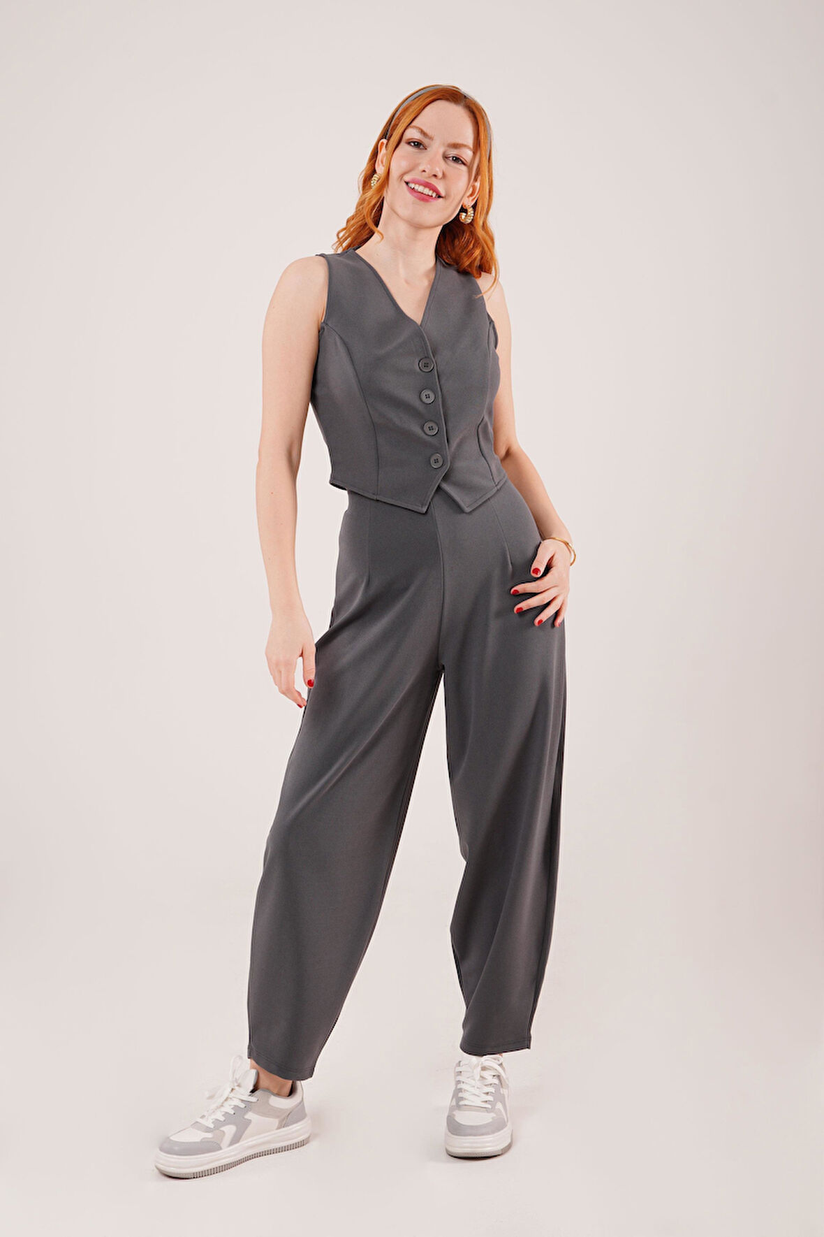 Havuç Kesim Gri Pantolon