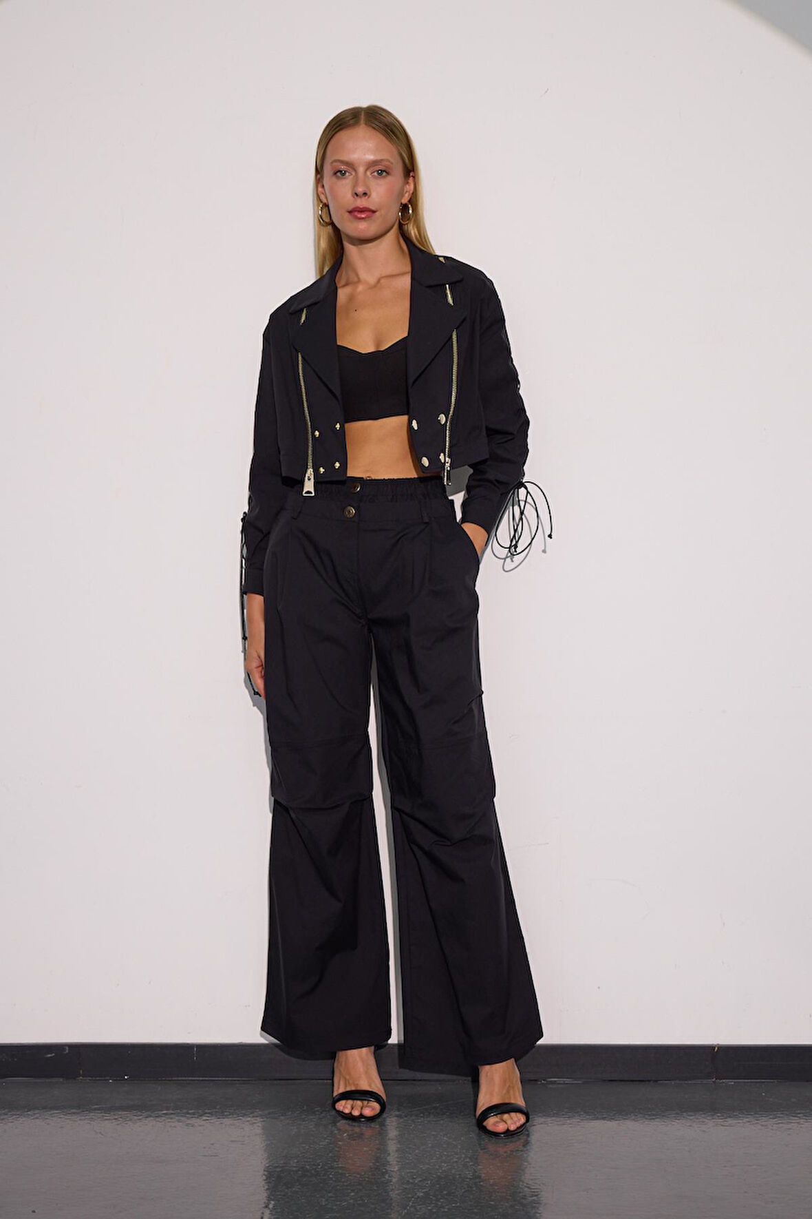 Urban Luxe Bel Detaylı Bol Pantolon Siyah