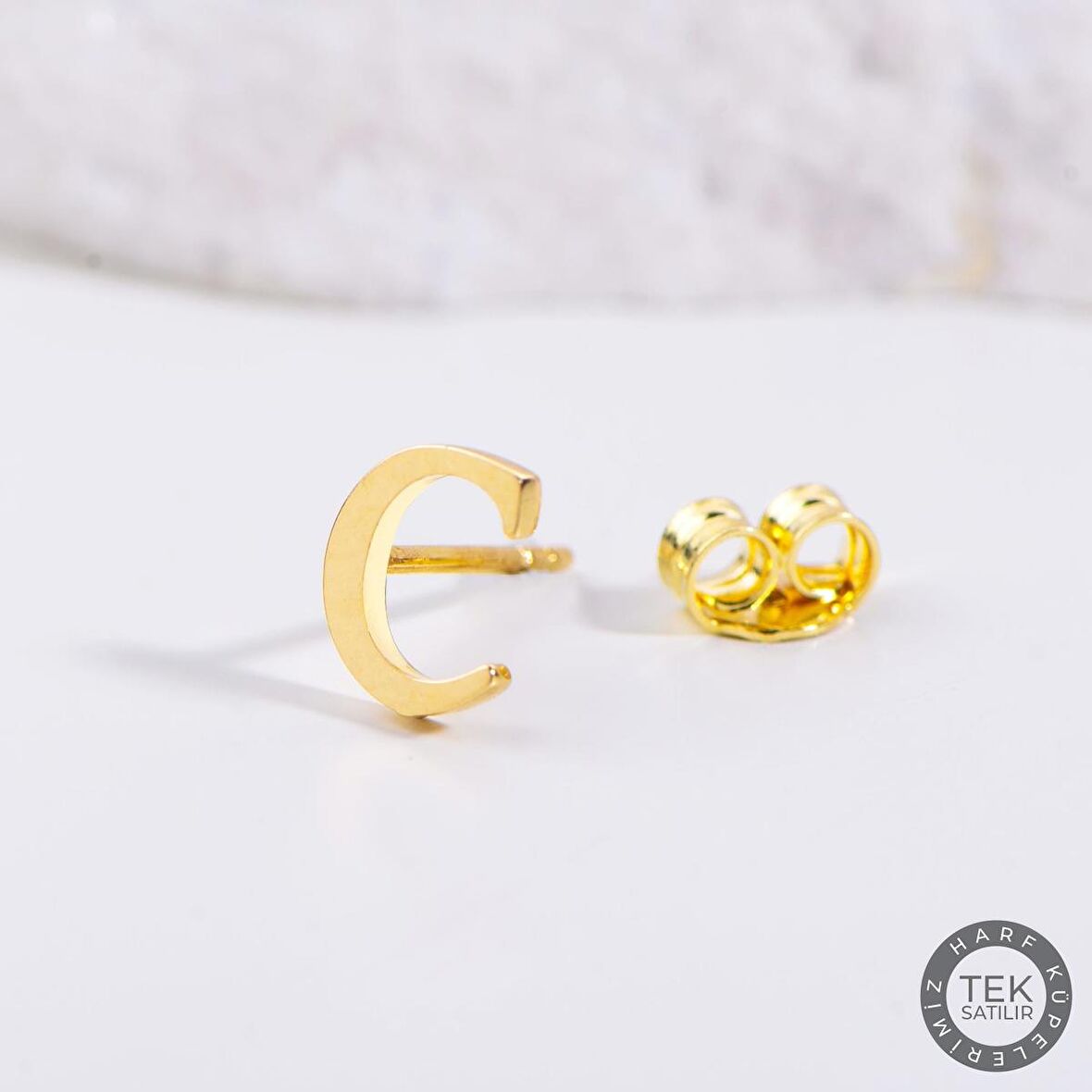 14 Ayar Altın C Harf Küpe 0,45 gr