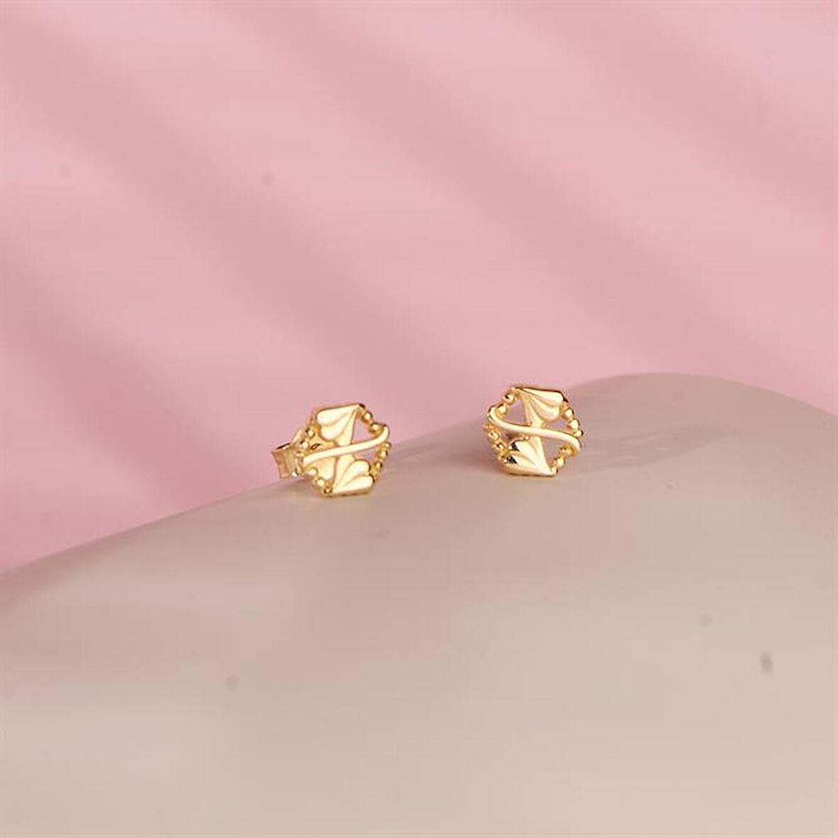 14 Ayar Altın Modern Küpe 1,31 gr