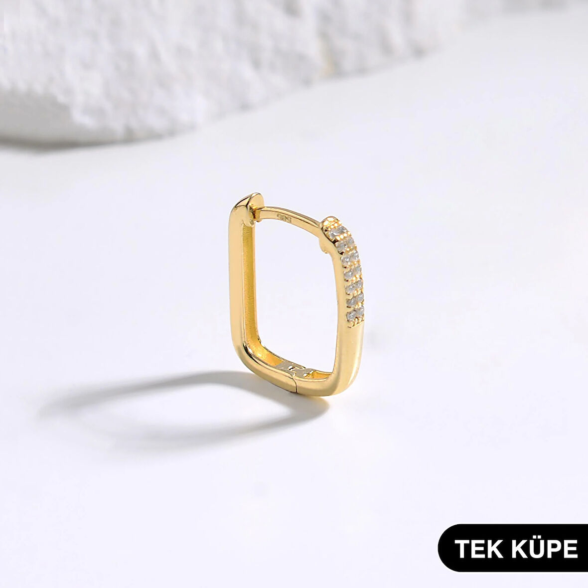 14 Ayar Modern Taşlı Tek Halka Altın Küpe 0,94 gr