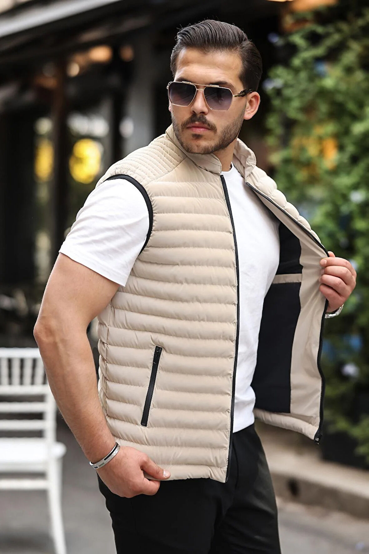 Cyrus Erkek Standart Fit Normal Kesim Bej Dik Yaka Fermuarlı Şişme Yelek