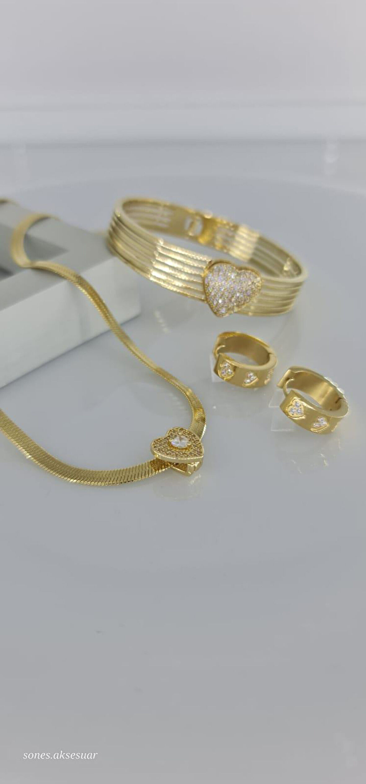 Kalp Gold Çelik Takı Seti