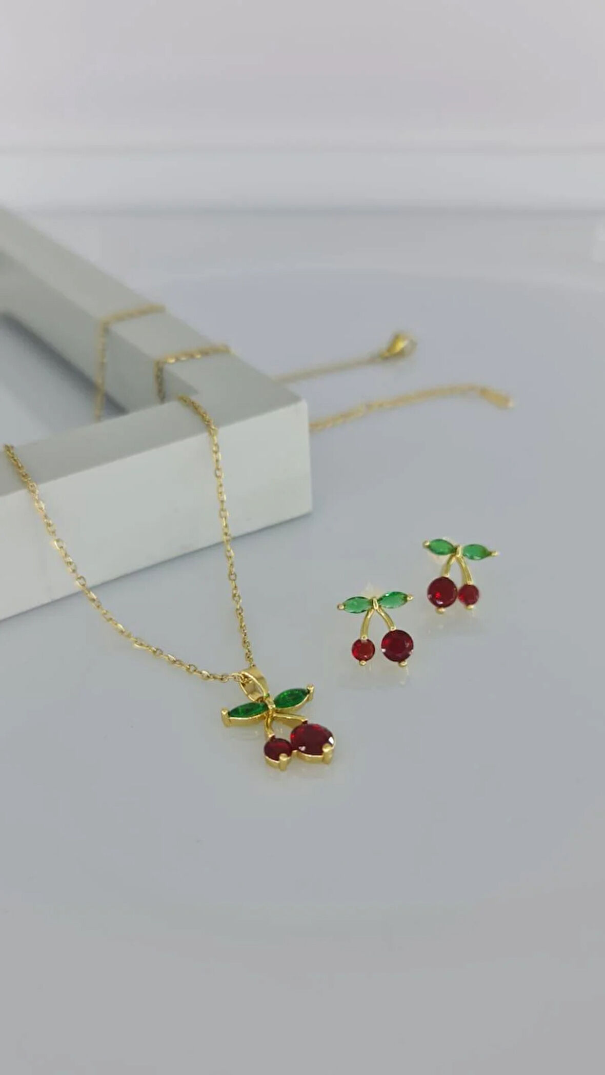 Kiraz Gold Kolye Küpe Çelik Takı Seti
