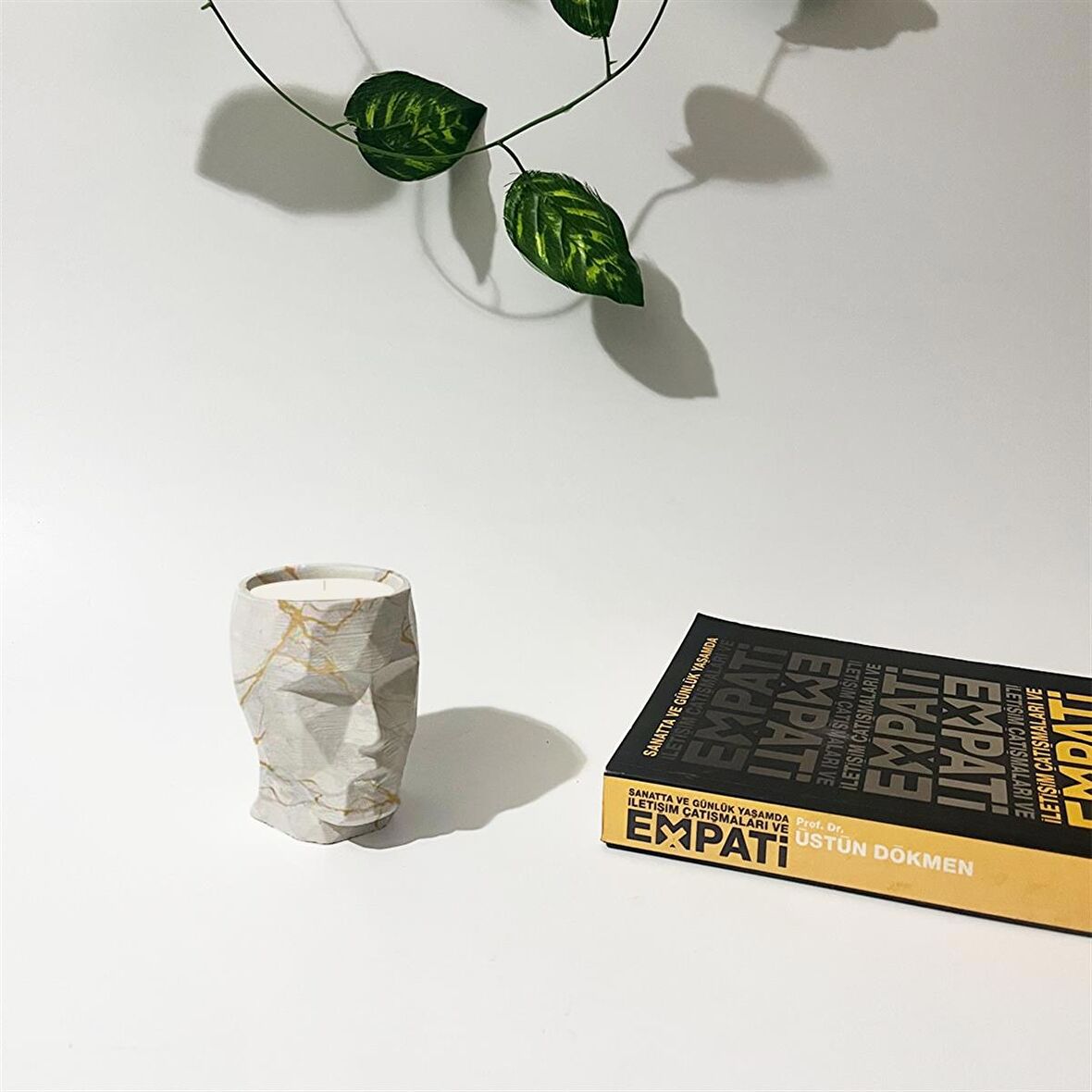 Dekoratif Beton Geometrik Adam Mum