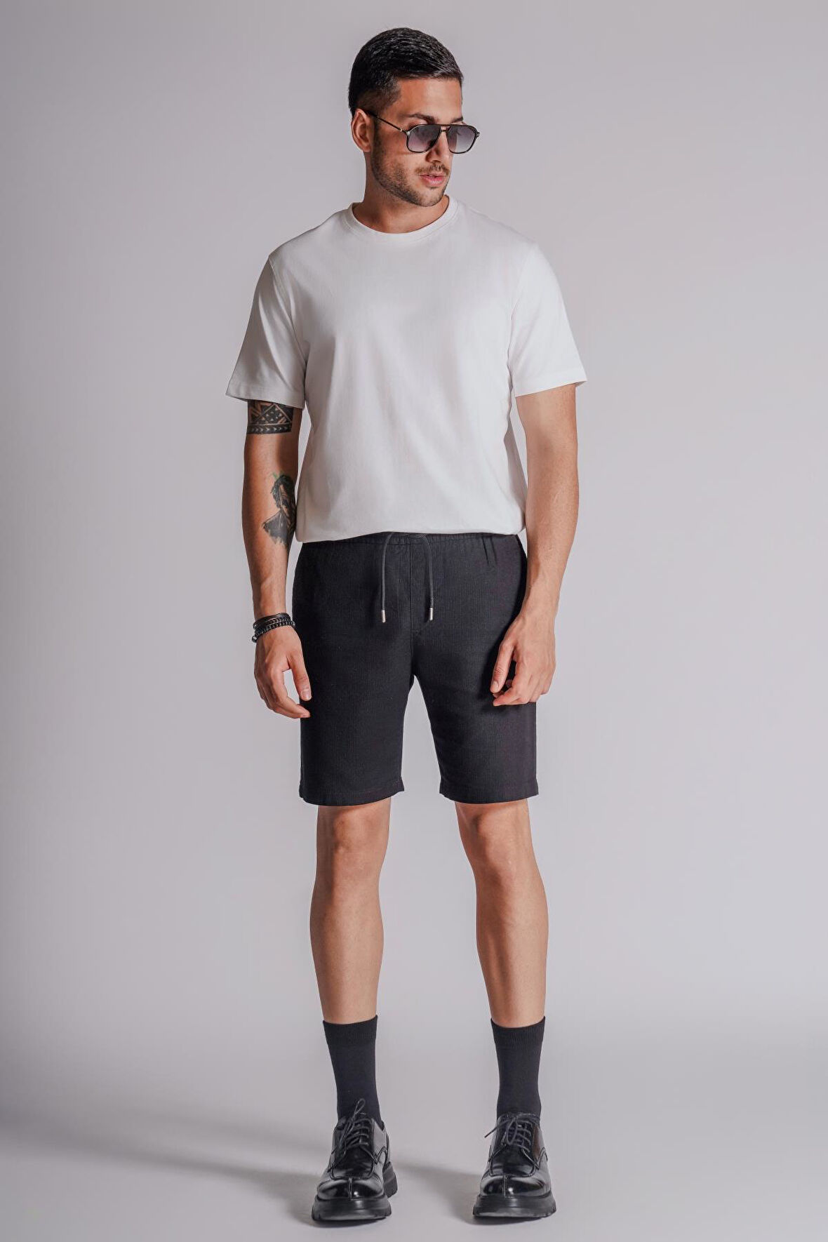 Erkek Yandan Cepli Beli Lastikli Keten Dokulu Relaxed Fit Jogger Şort Siyah