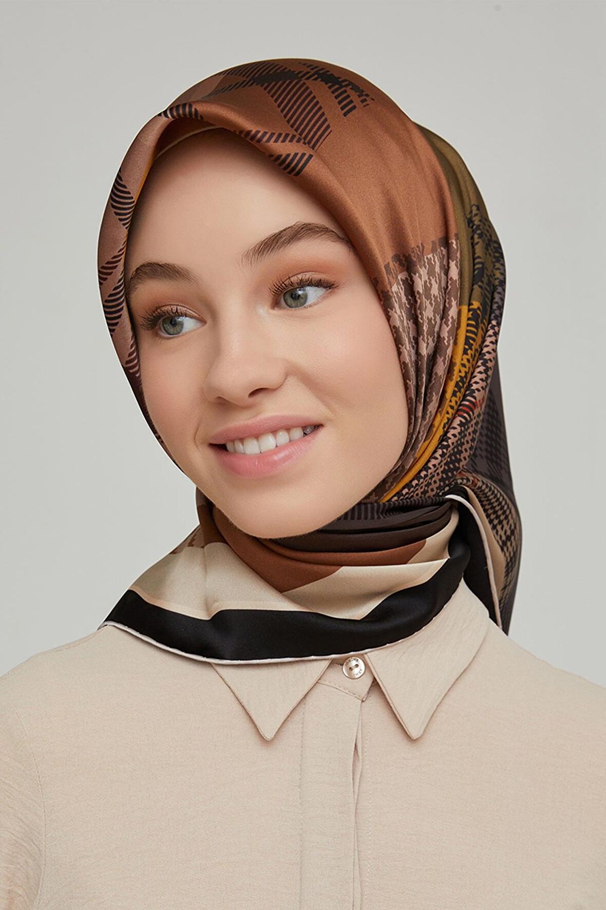 Armine Yeni Sezon 2022 İlkbahar Yaz Serisi %100 İPEK Twill Ekose Desen Eşarp 8620D-38